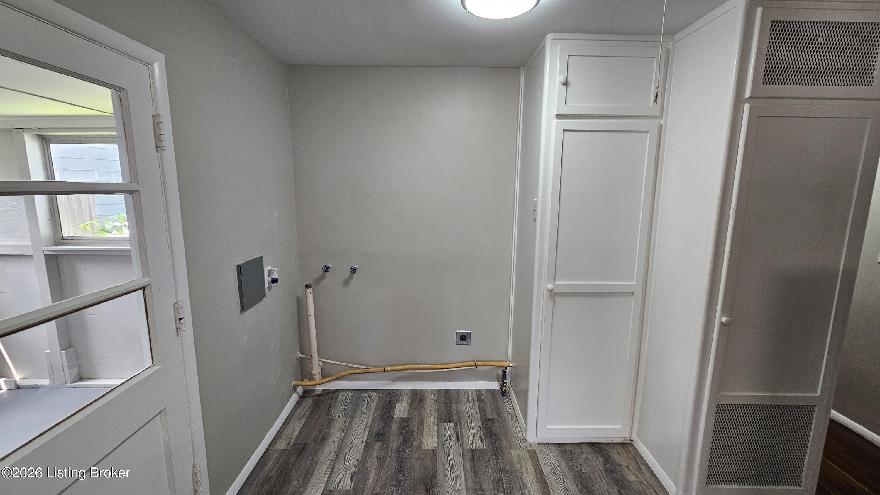 2935 Garey Ln Property Photo 21
