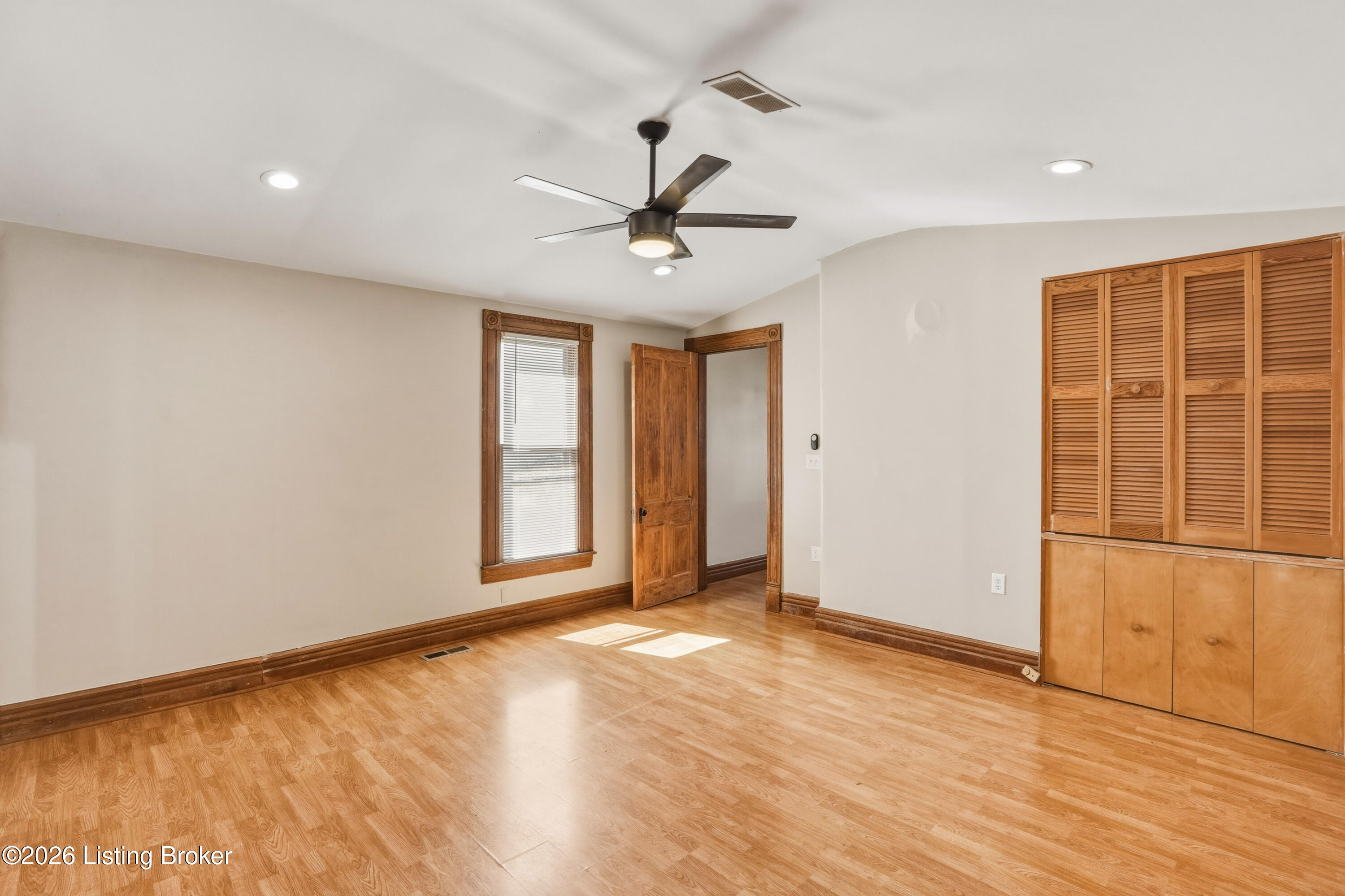 257 Delmont Ave Property Photo 11