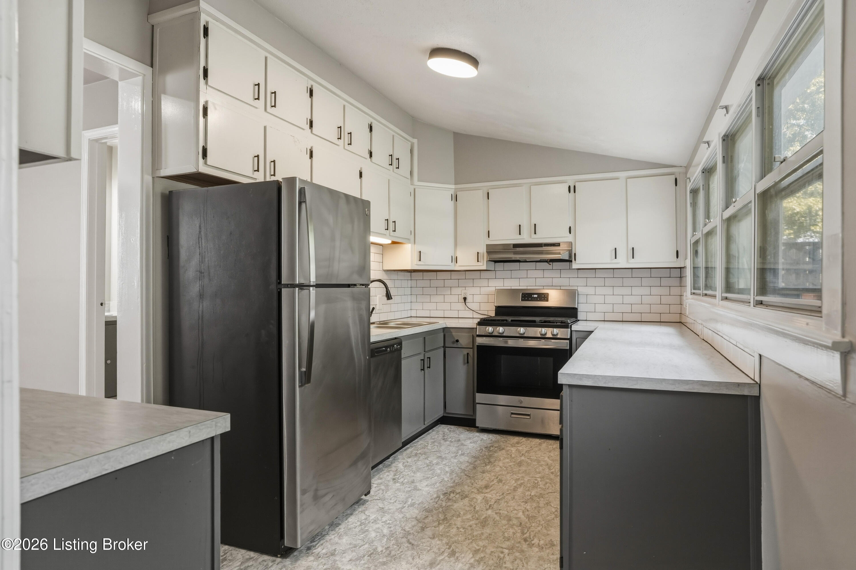 257 Delmont Ave Property Photo 19