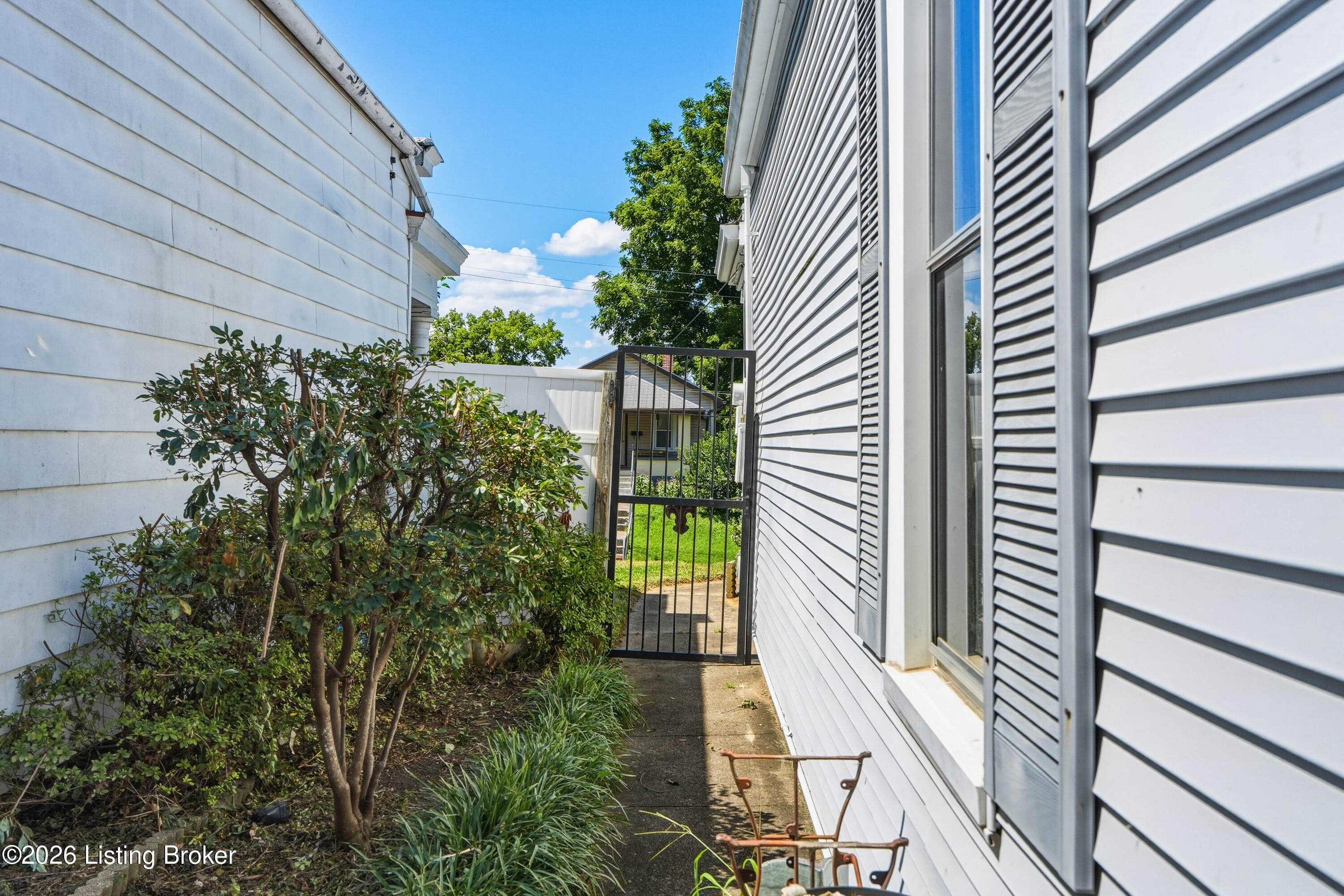 257 Delmont Ave Property Photo 37