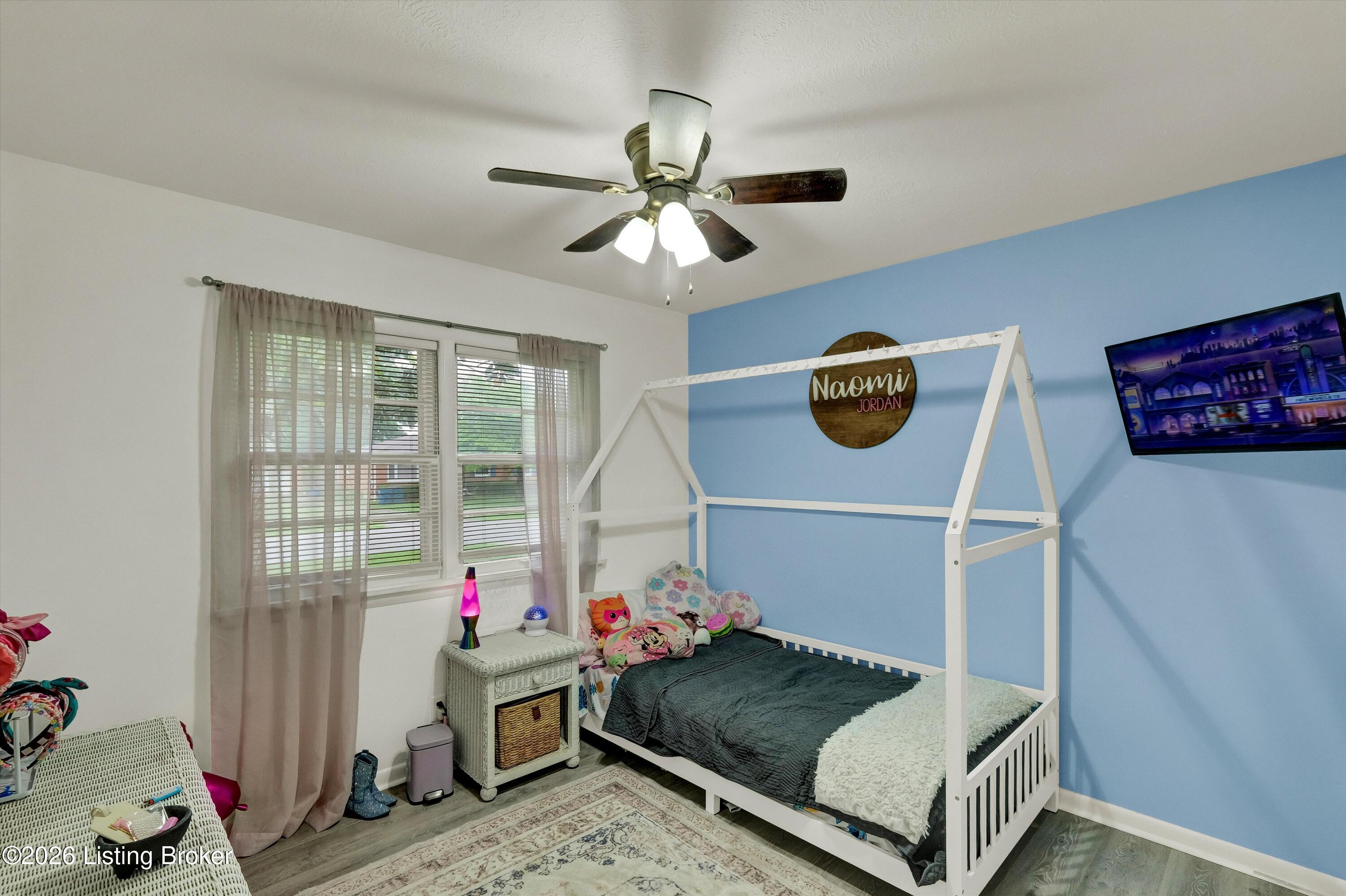 1924 White Oak Ln Property Photo 17
