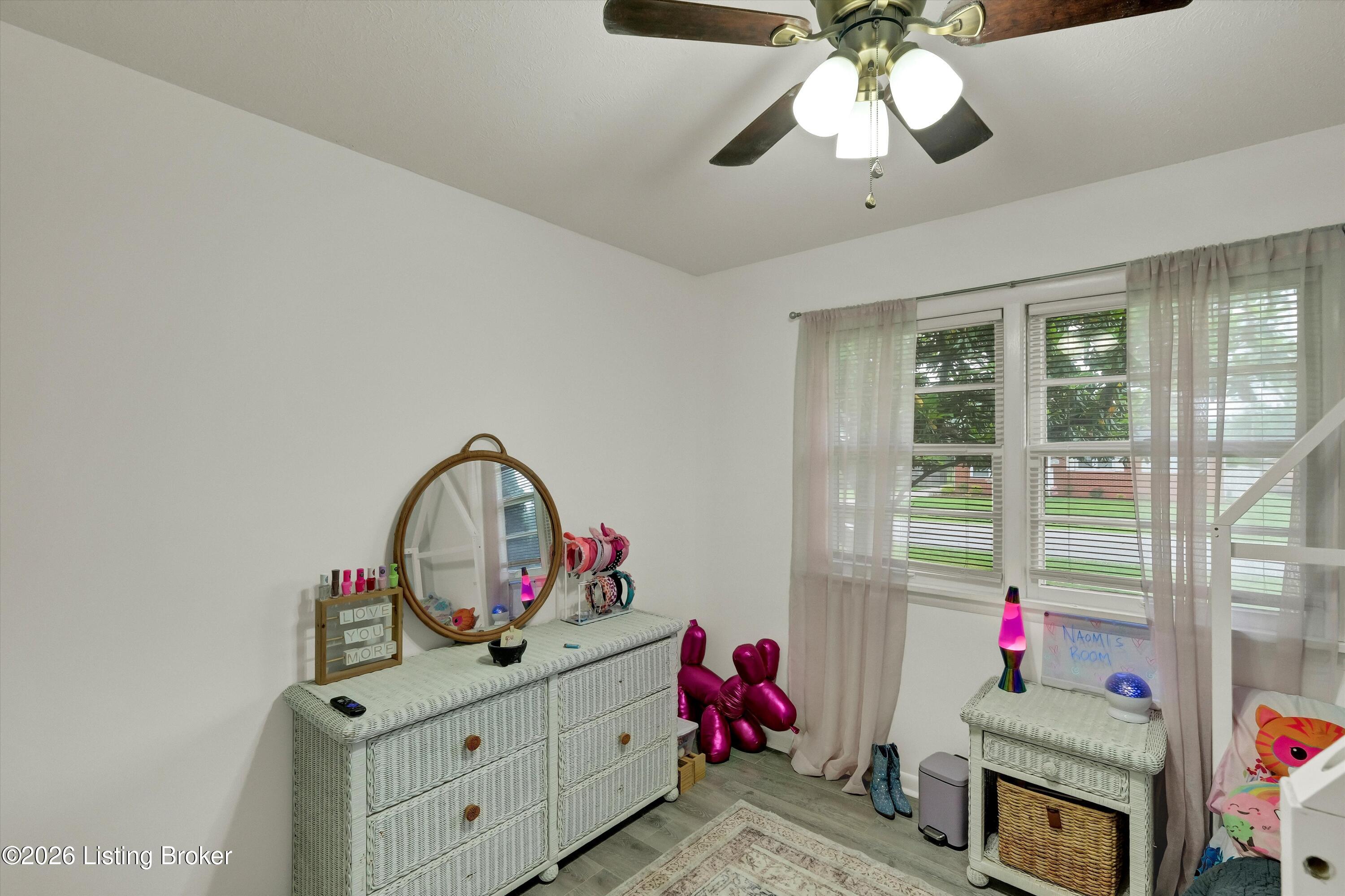 1924 White Oak Ln Property Photo 19