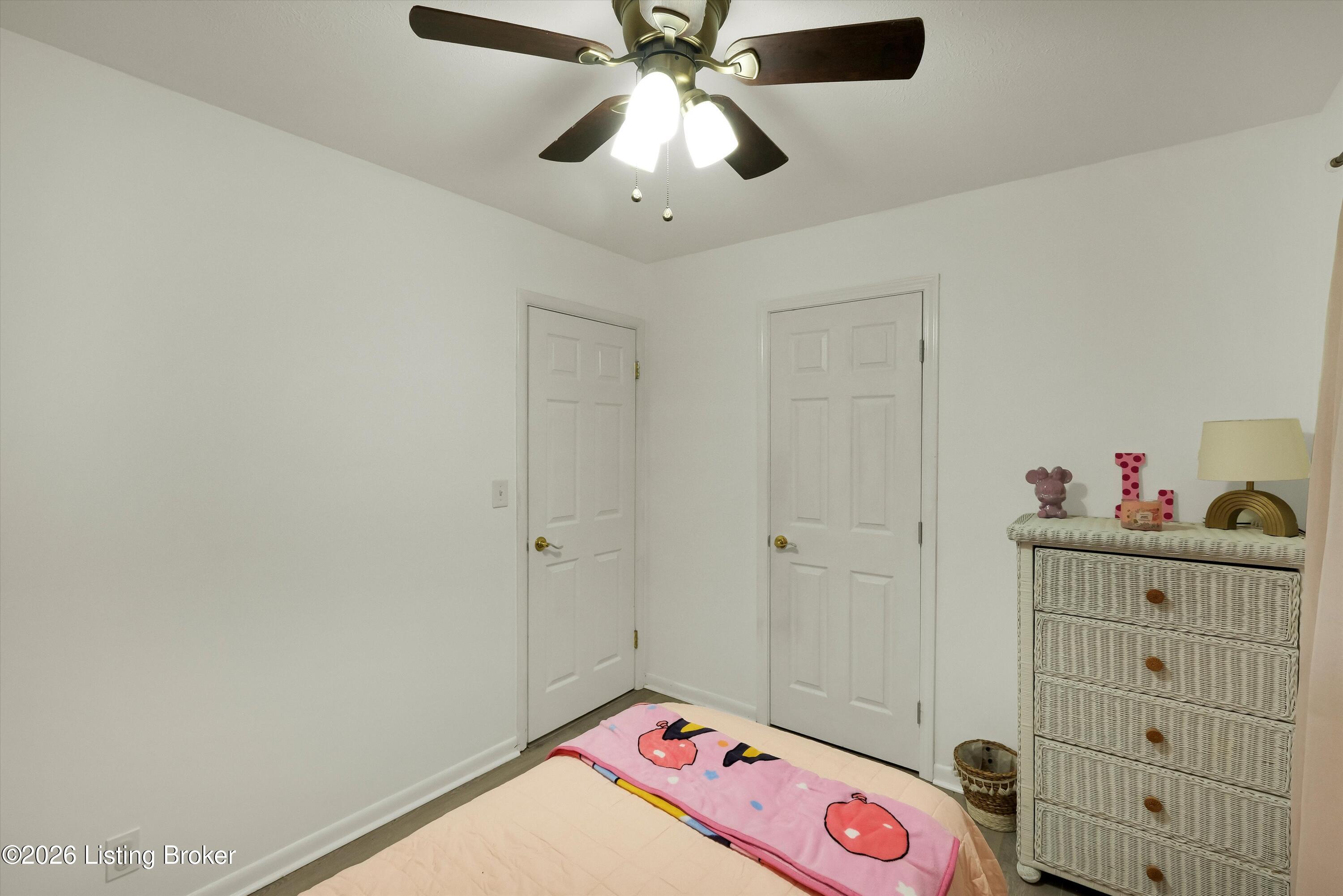 1924 White Oak Ln Property Photo 21