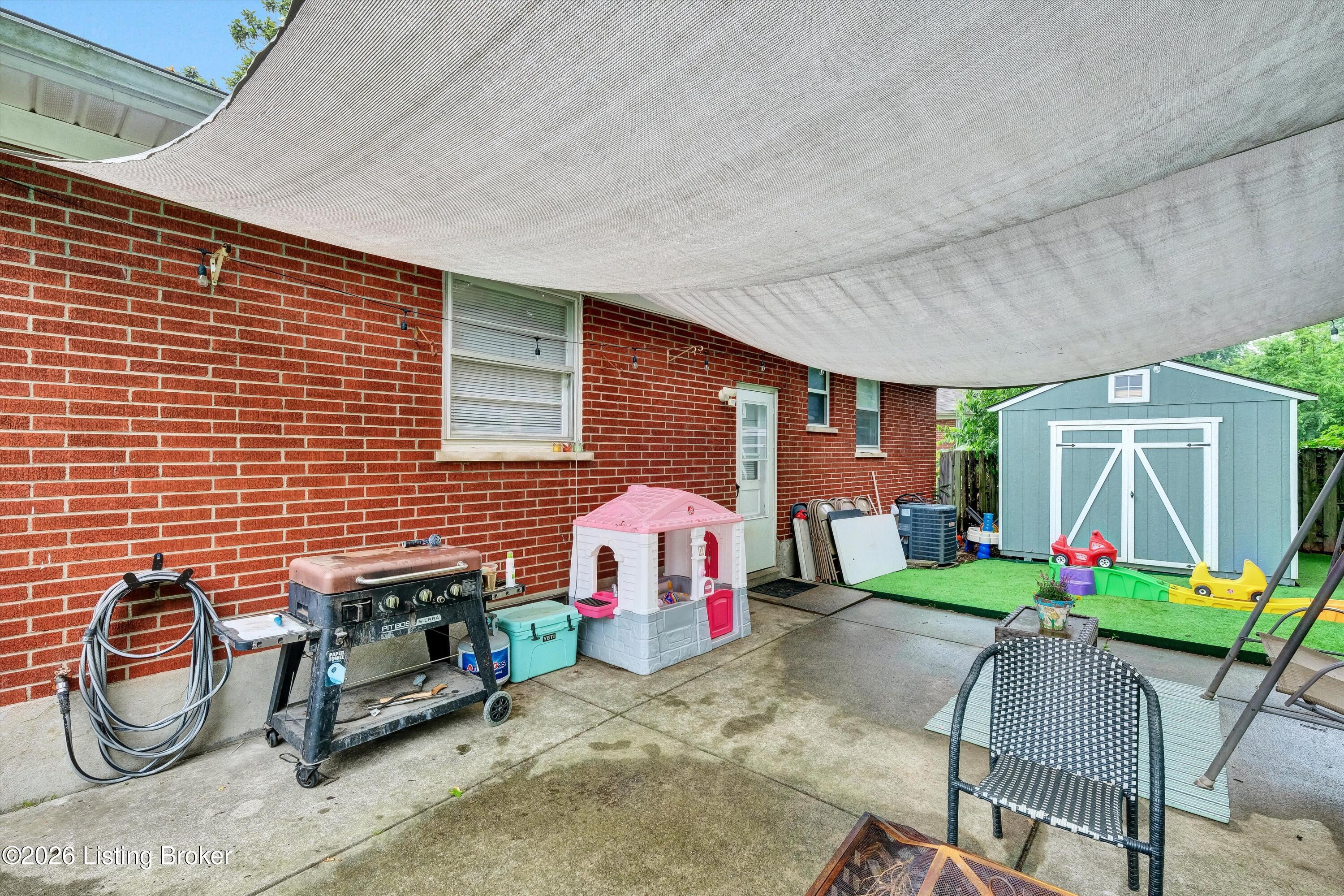 1924 White Oak Ln Property Photo 27