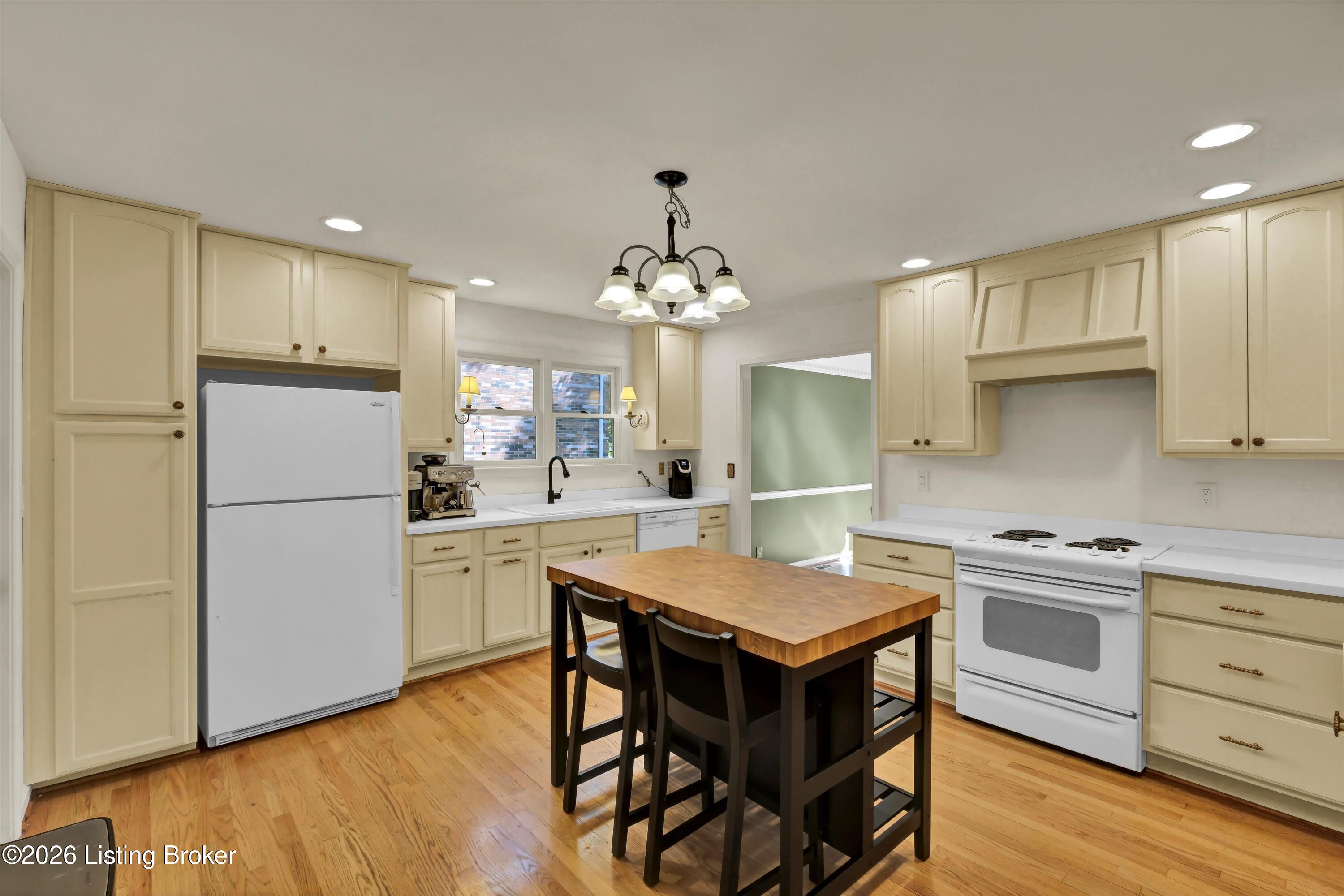802 Foxgate Rd Property Photo 15