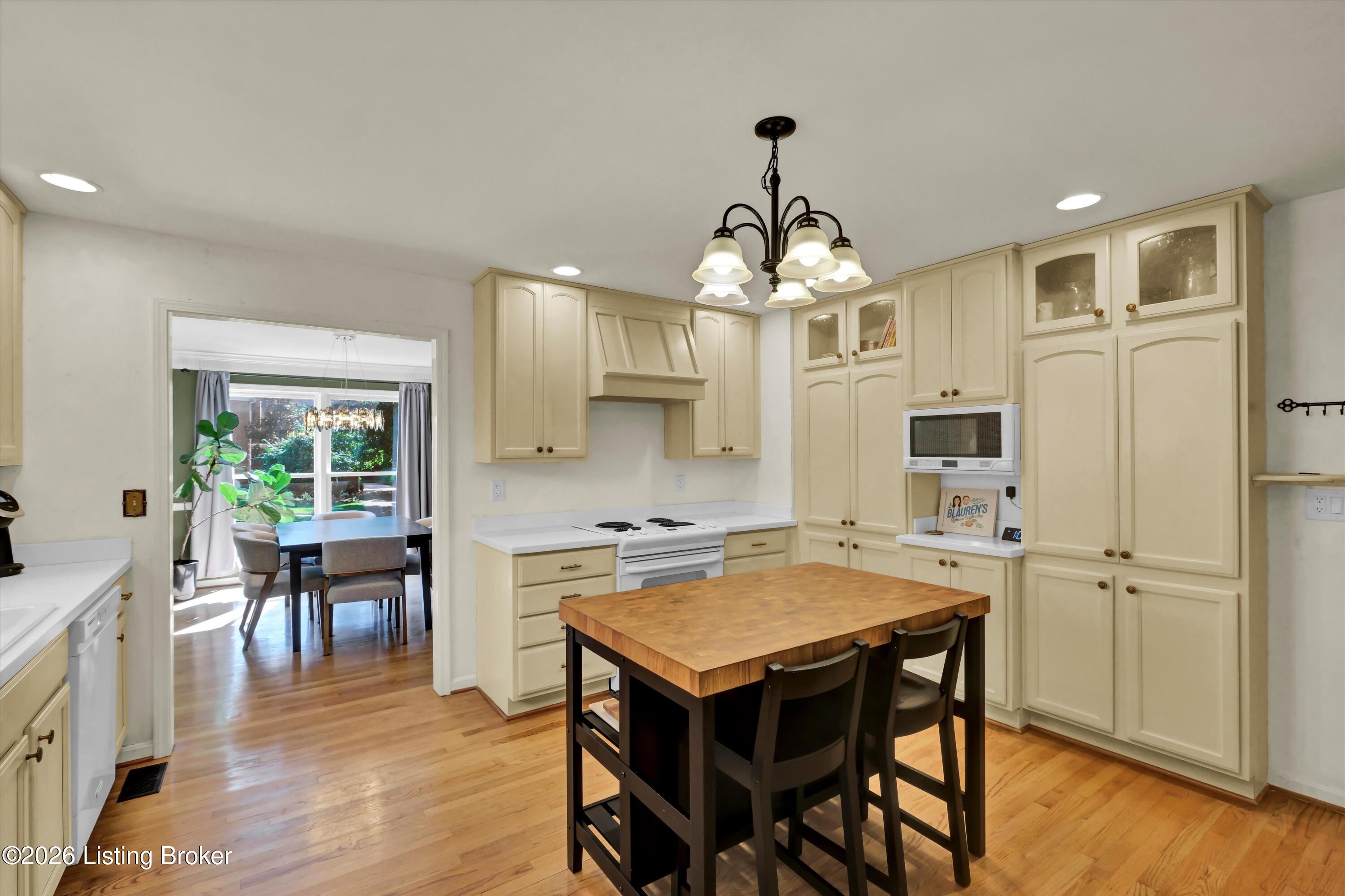 802 Foxgate Rd Property Photo 16