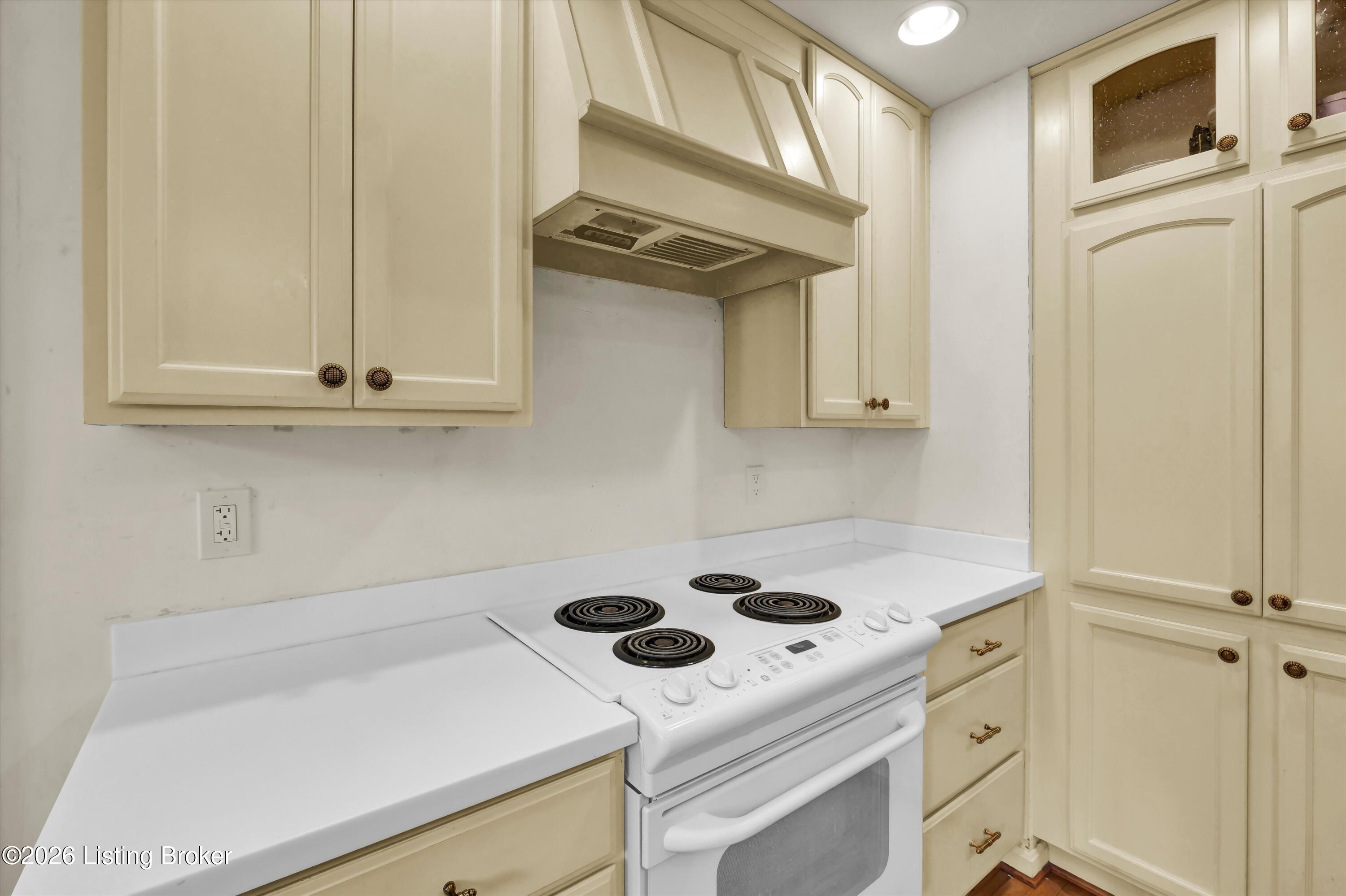 802 Foxgate Rd Property Photo 20