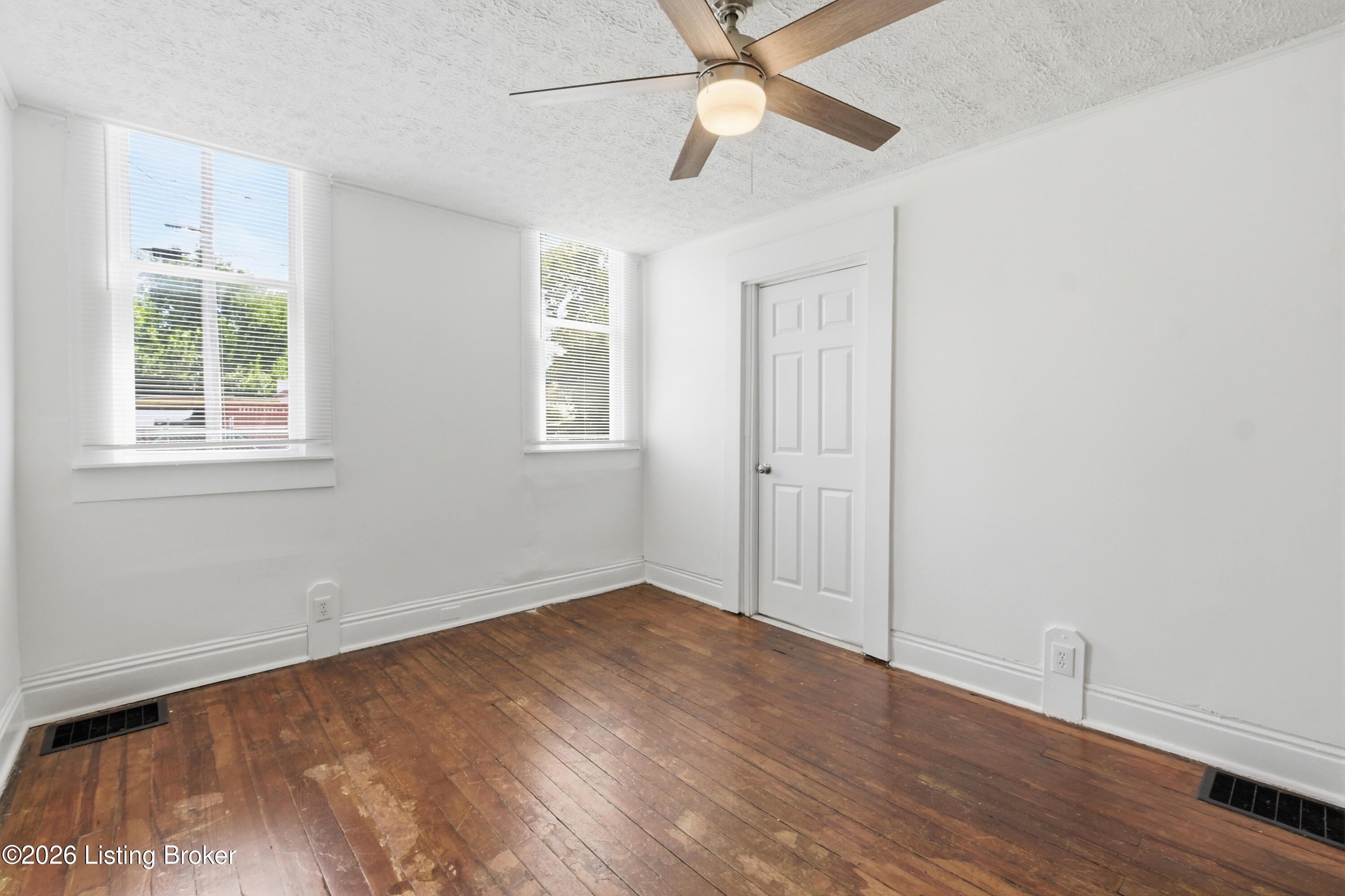 1431 S Floyd St Property Photo 14