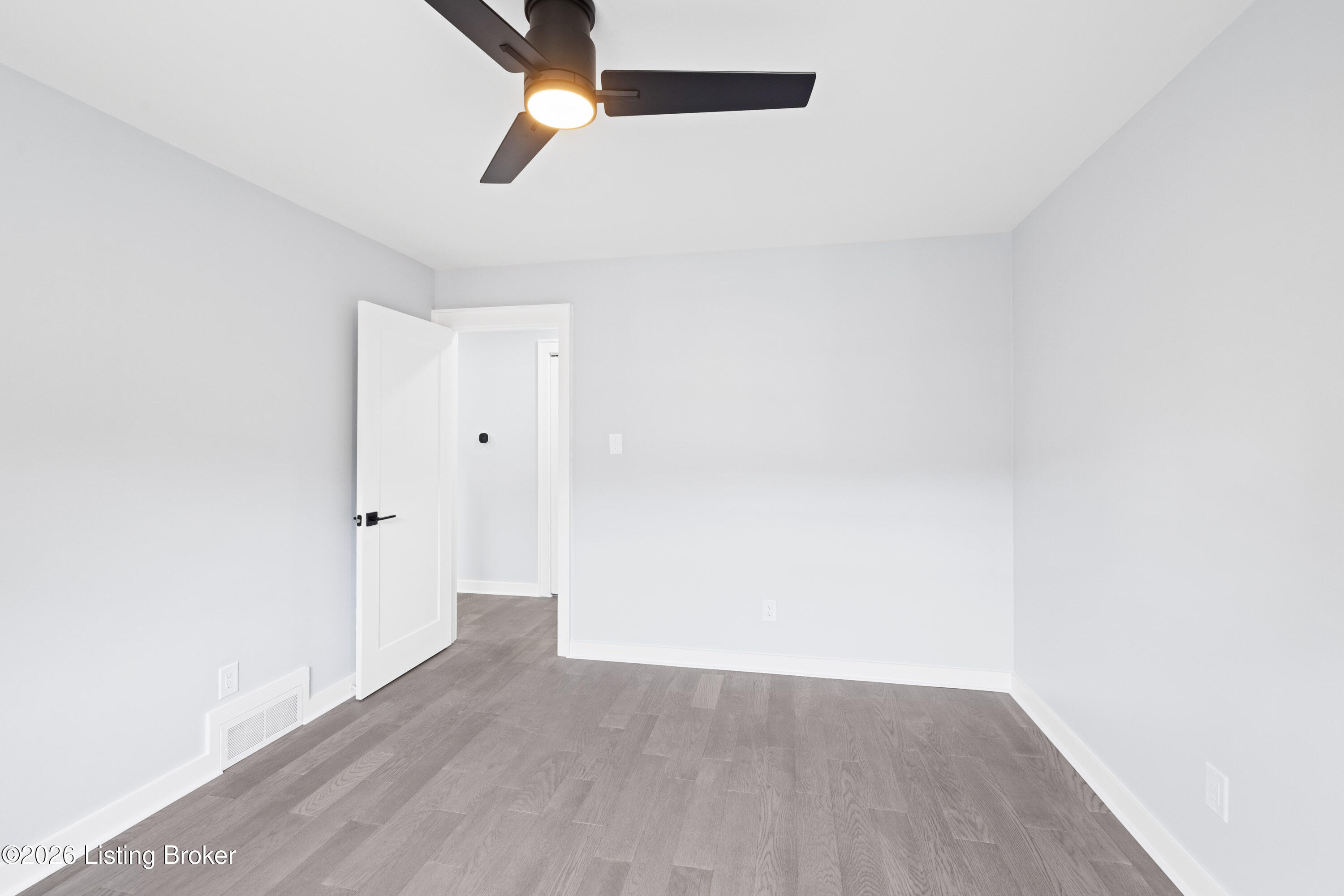 1714 Ormsby Ln Property Photo 7