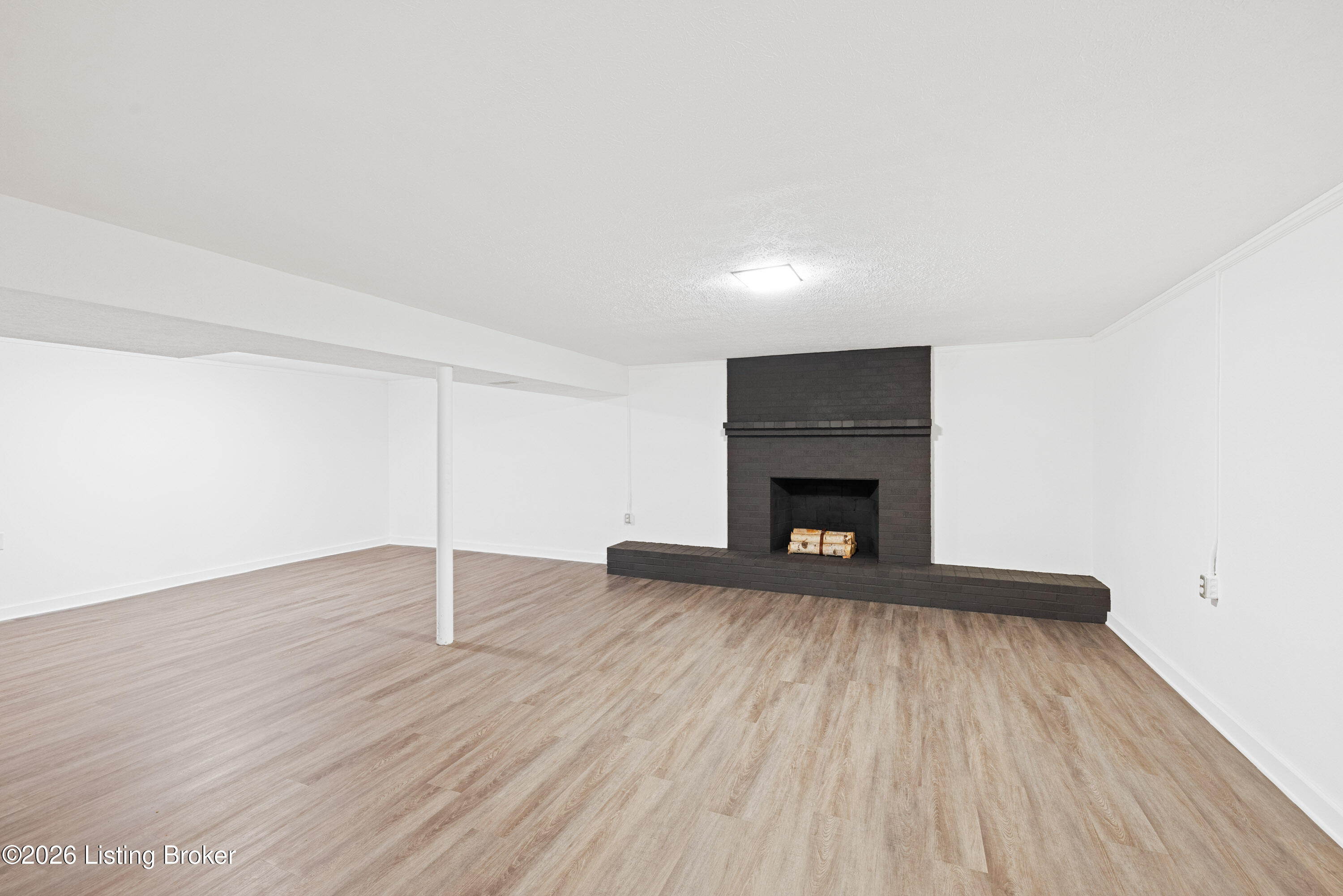 1714 Ormsby Ln Property Photo 9