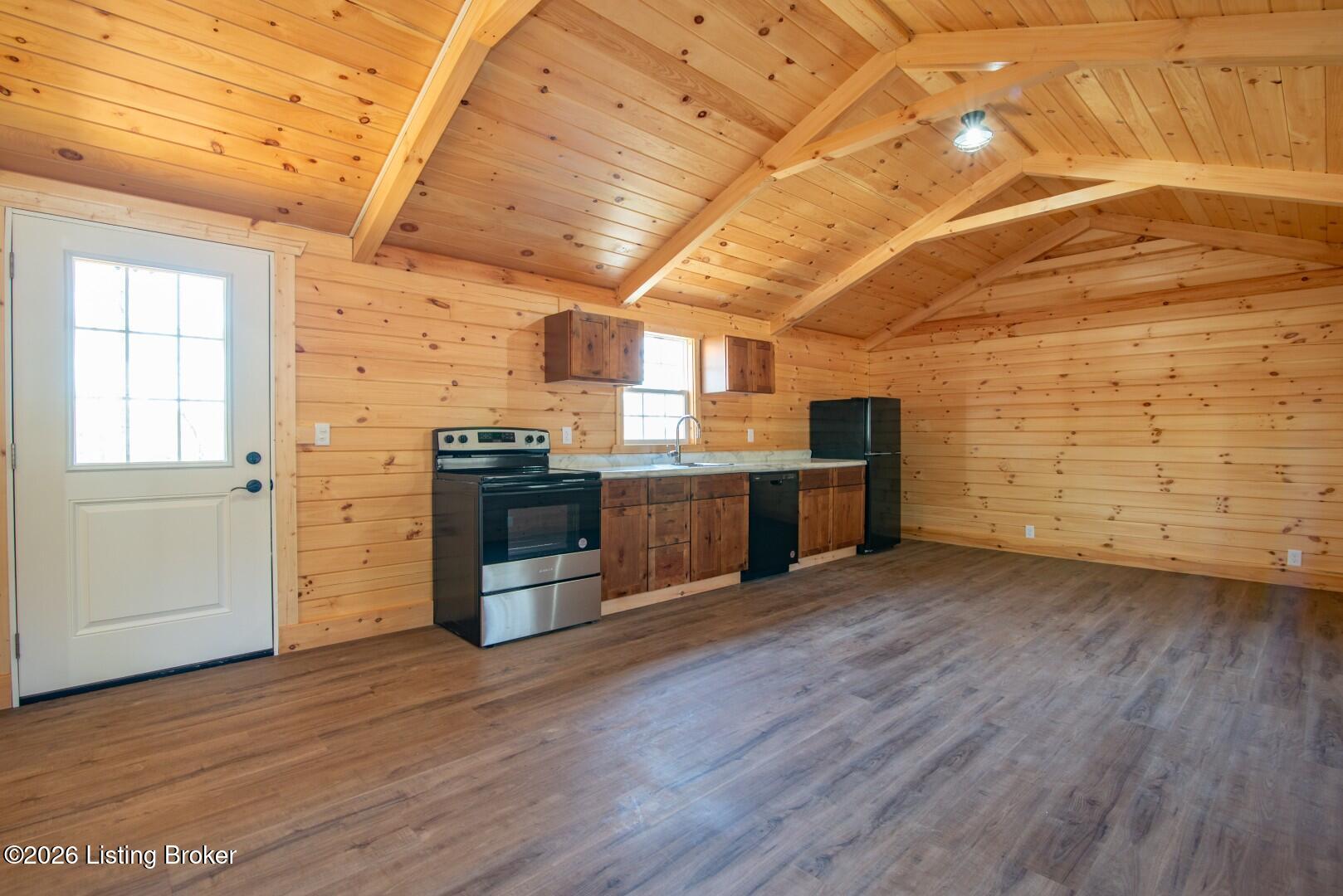 5285 Wax Rd Property Photo 9
