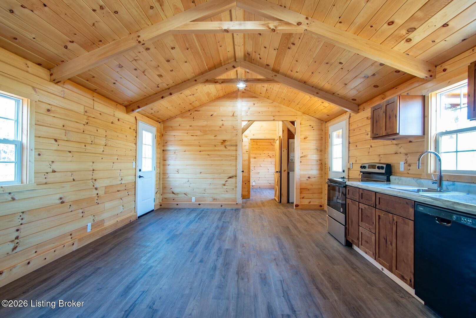 5285 Wax Rd Property Photo 15
