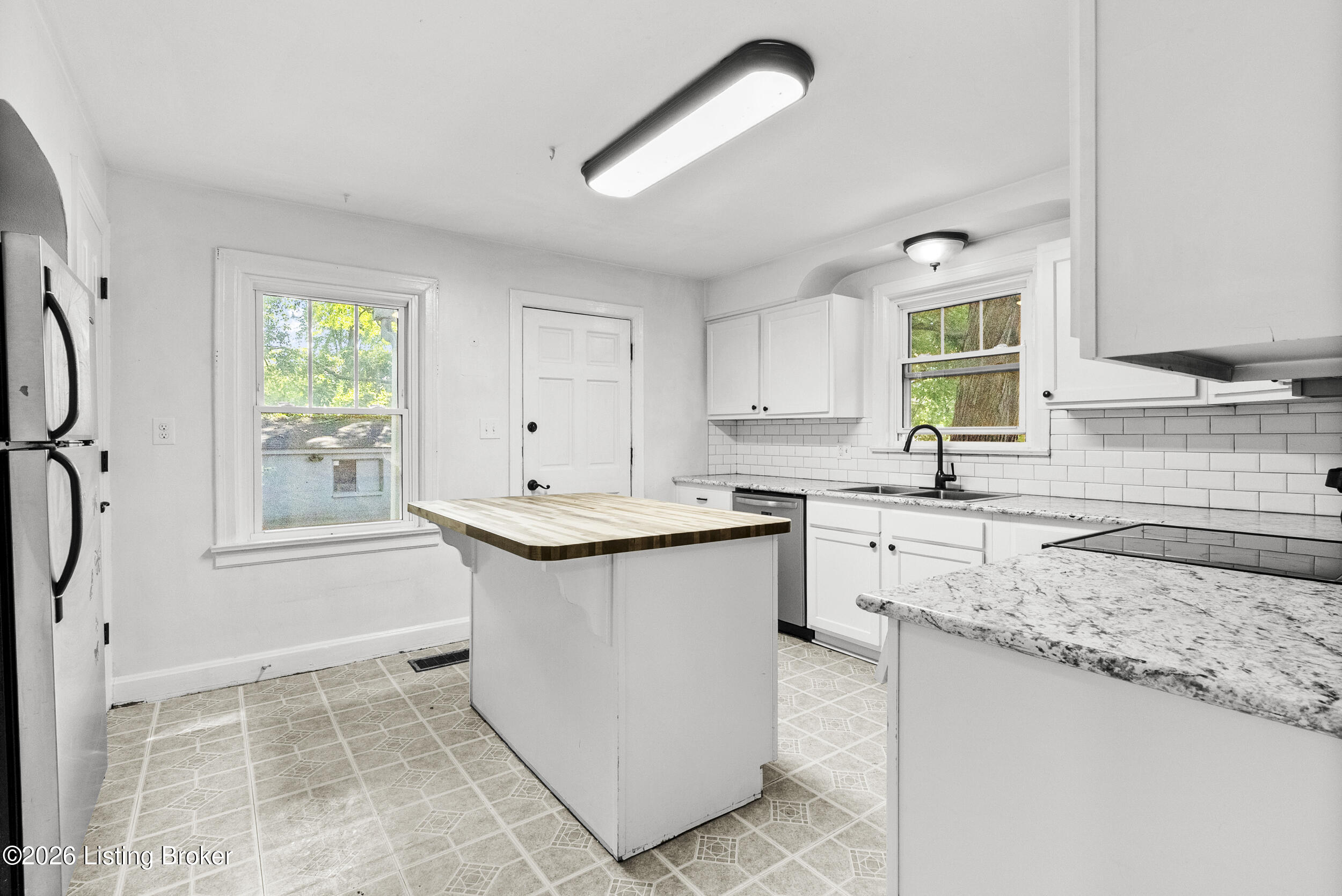 3651 Henry Ave Property Photo 11