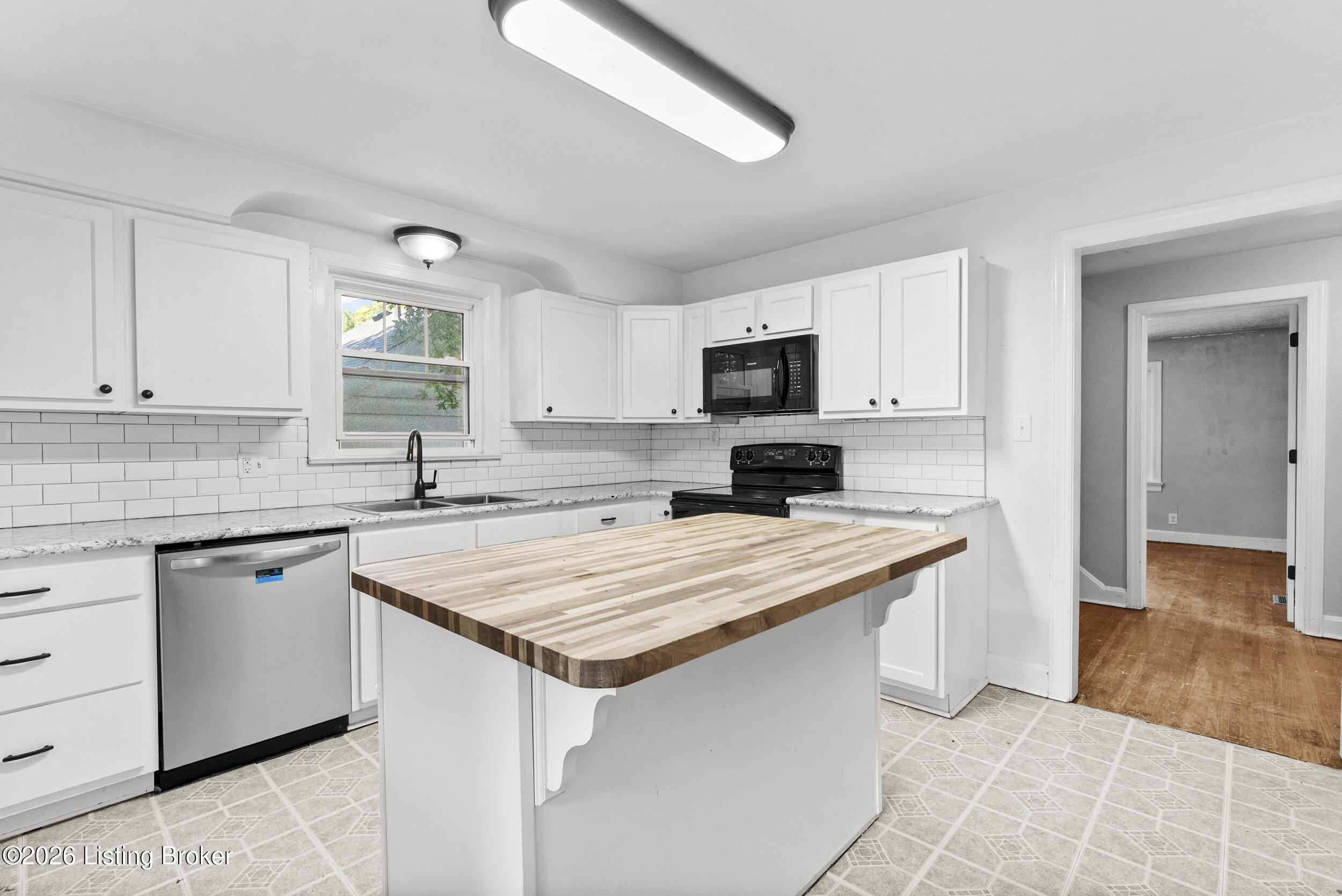 3651 Henry Ave Property Photo 13