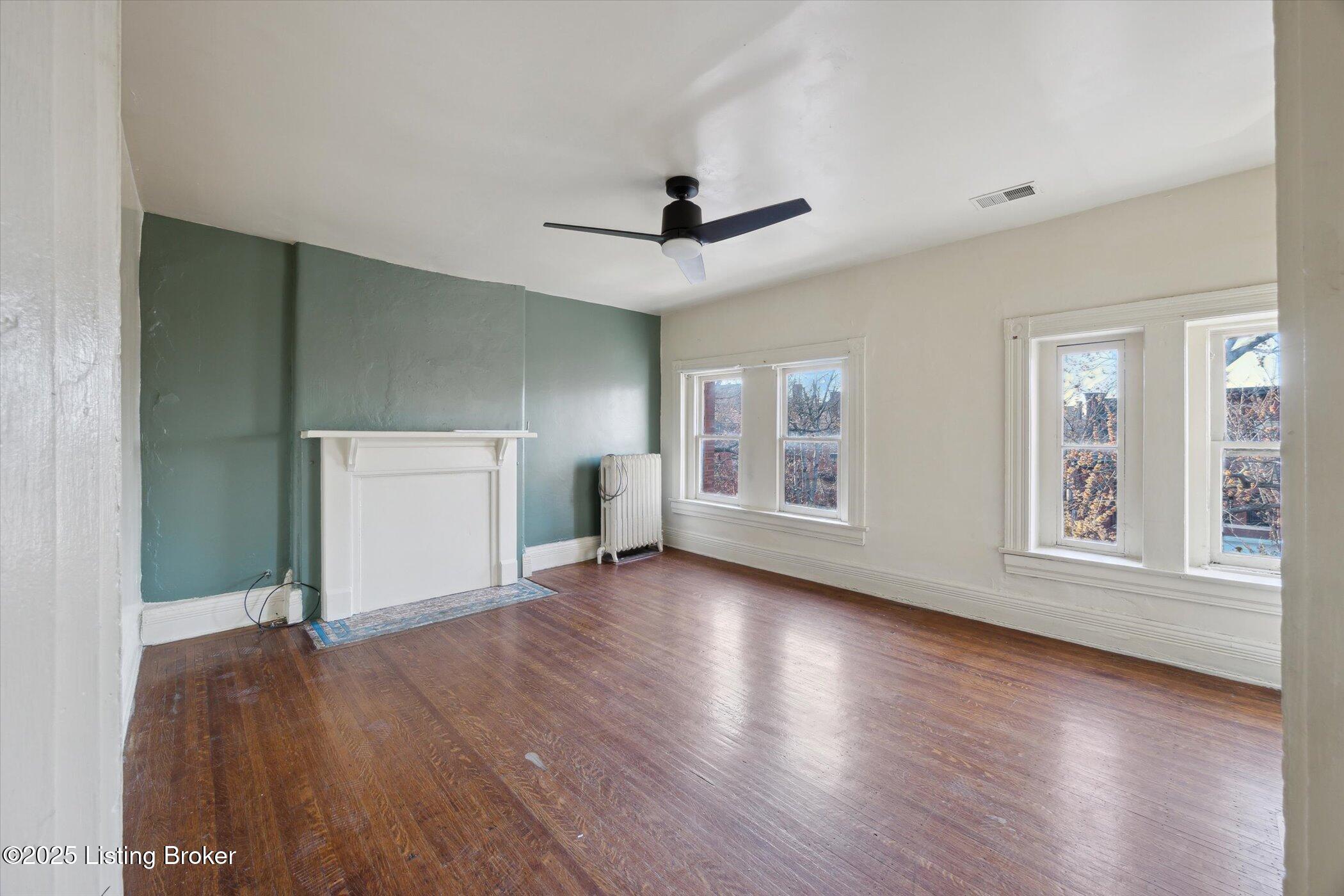 315 W Lee St Property Photo 8