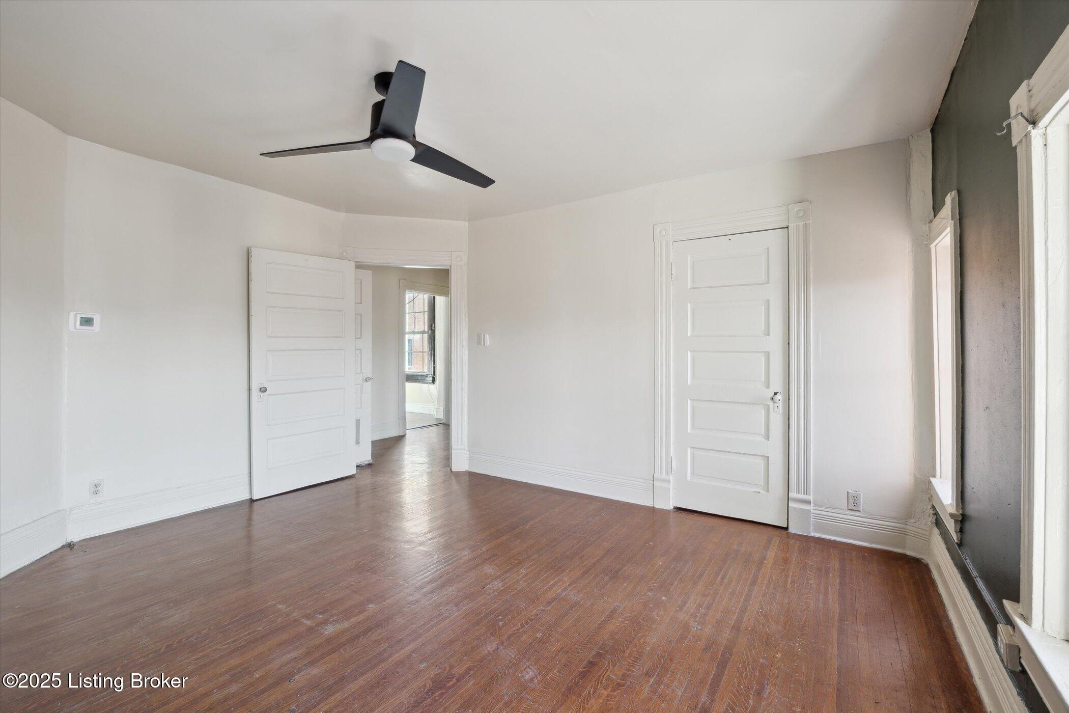 315 W Lee St Property Photo 16