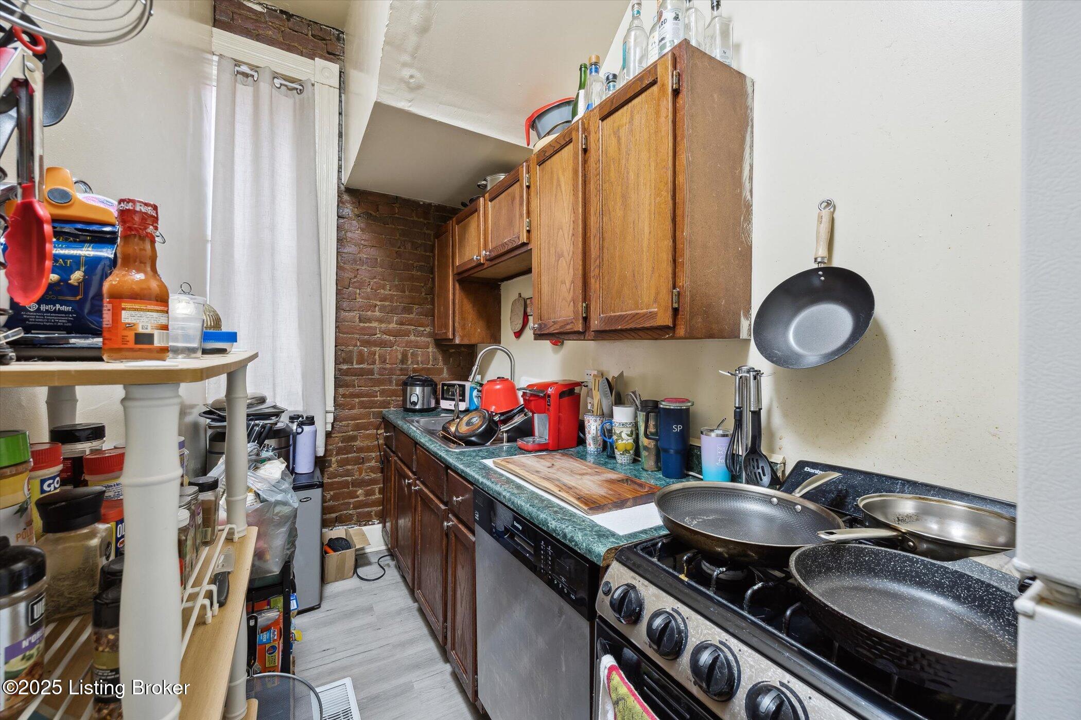 315 W Lee St Property Photo 35