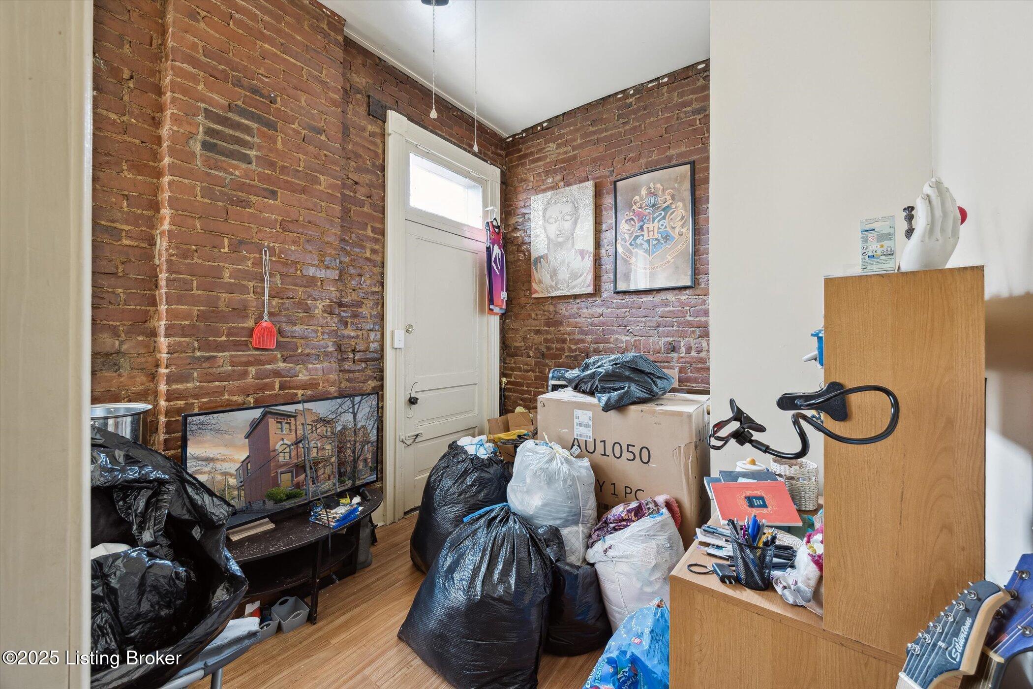 315 W Lee St Property Photo 36