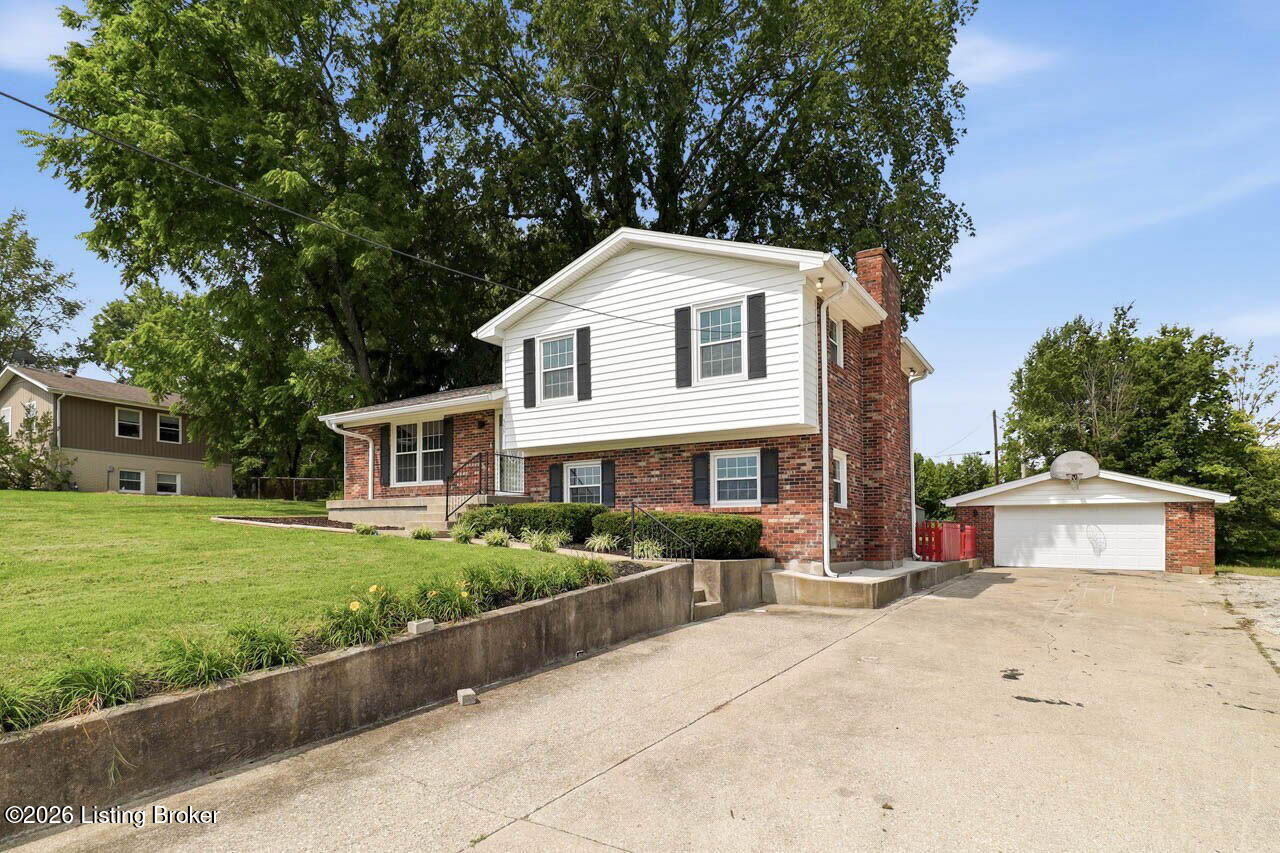 555 Ardmore Ln