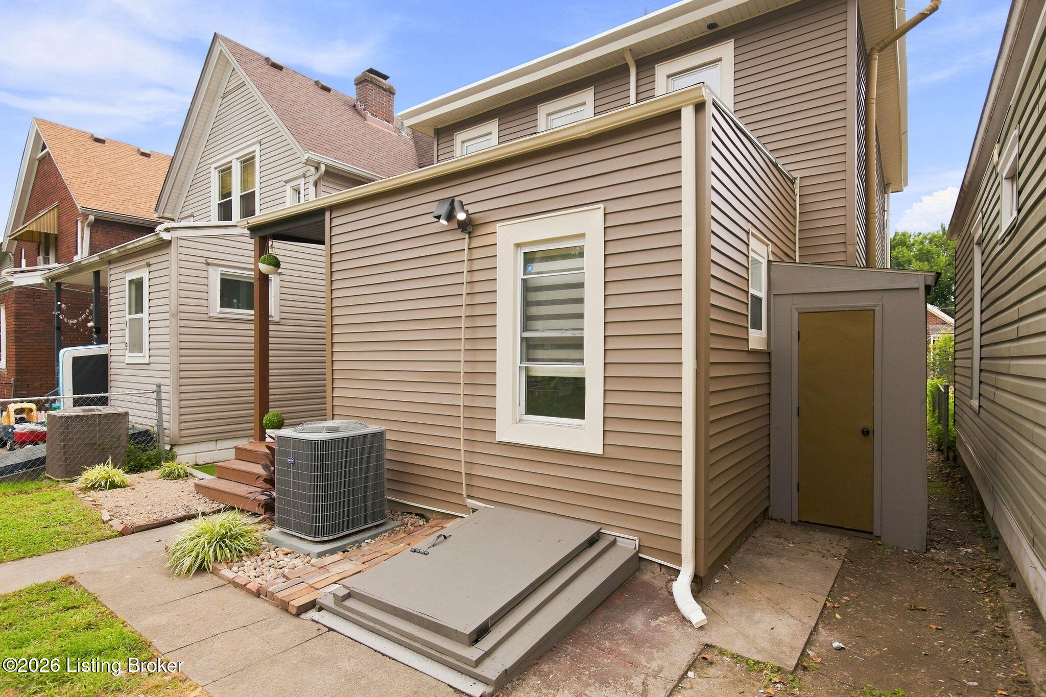 617 Camp St Property Photo 52