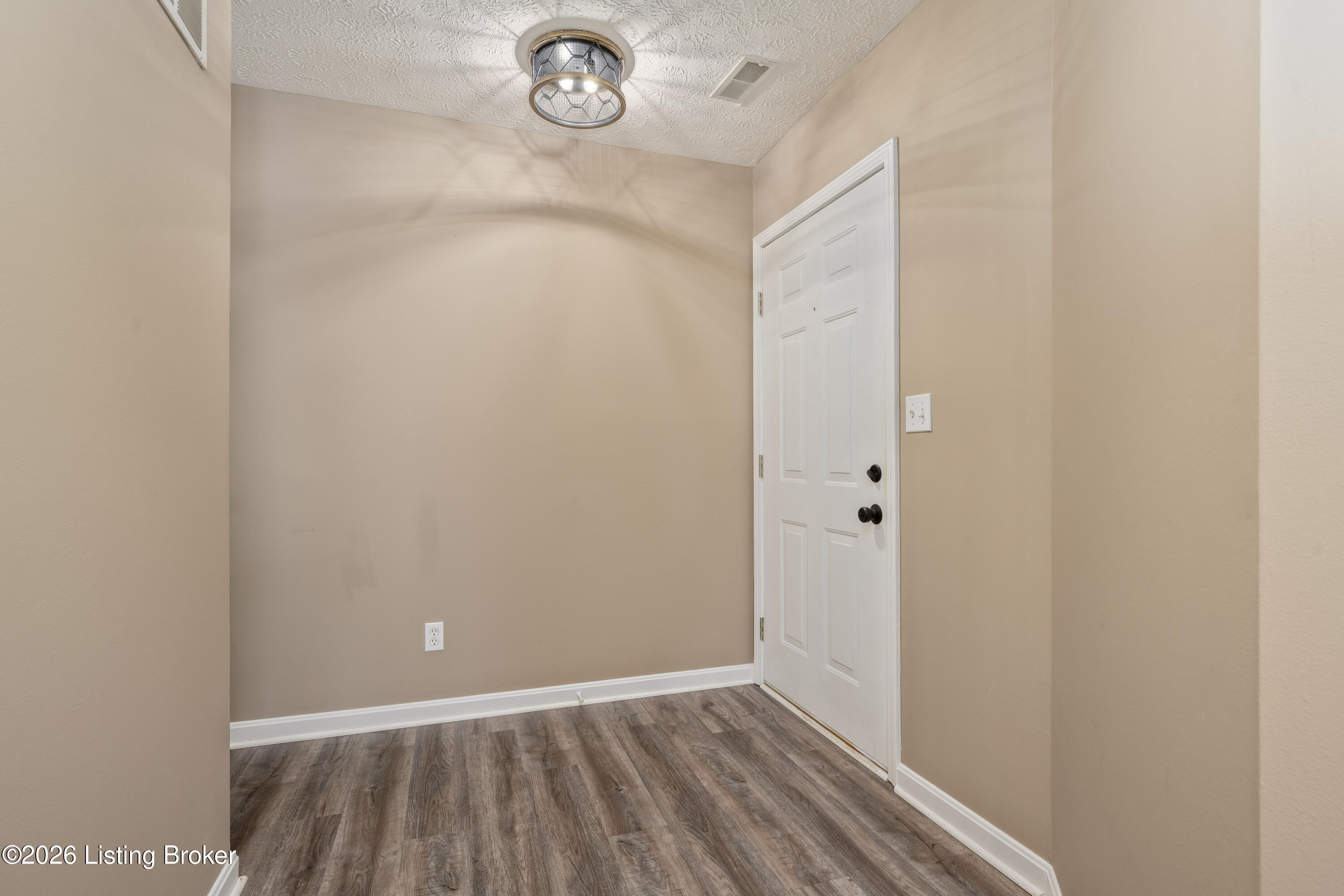 10602 Avenel Ct Property Photo 2
