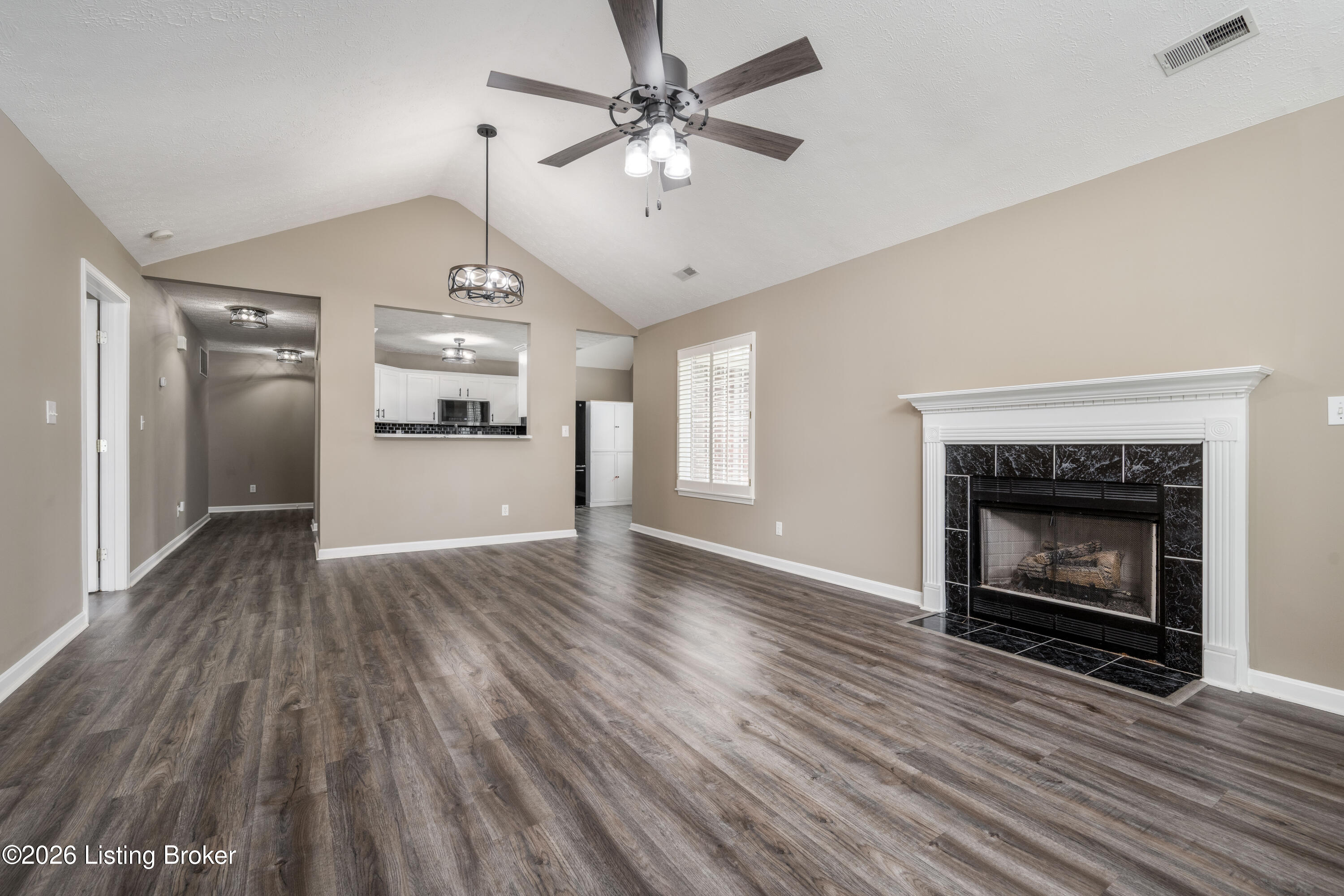 10602 Avenel Ct Property Photo 5