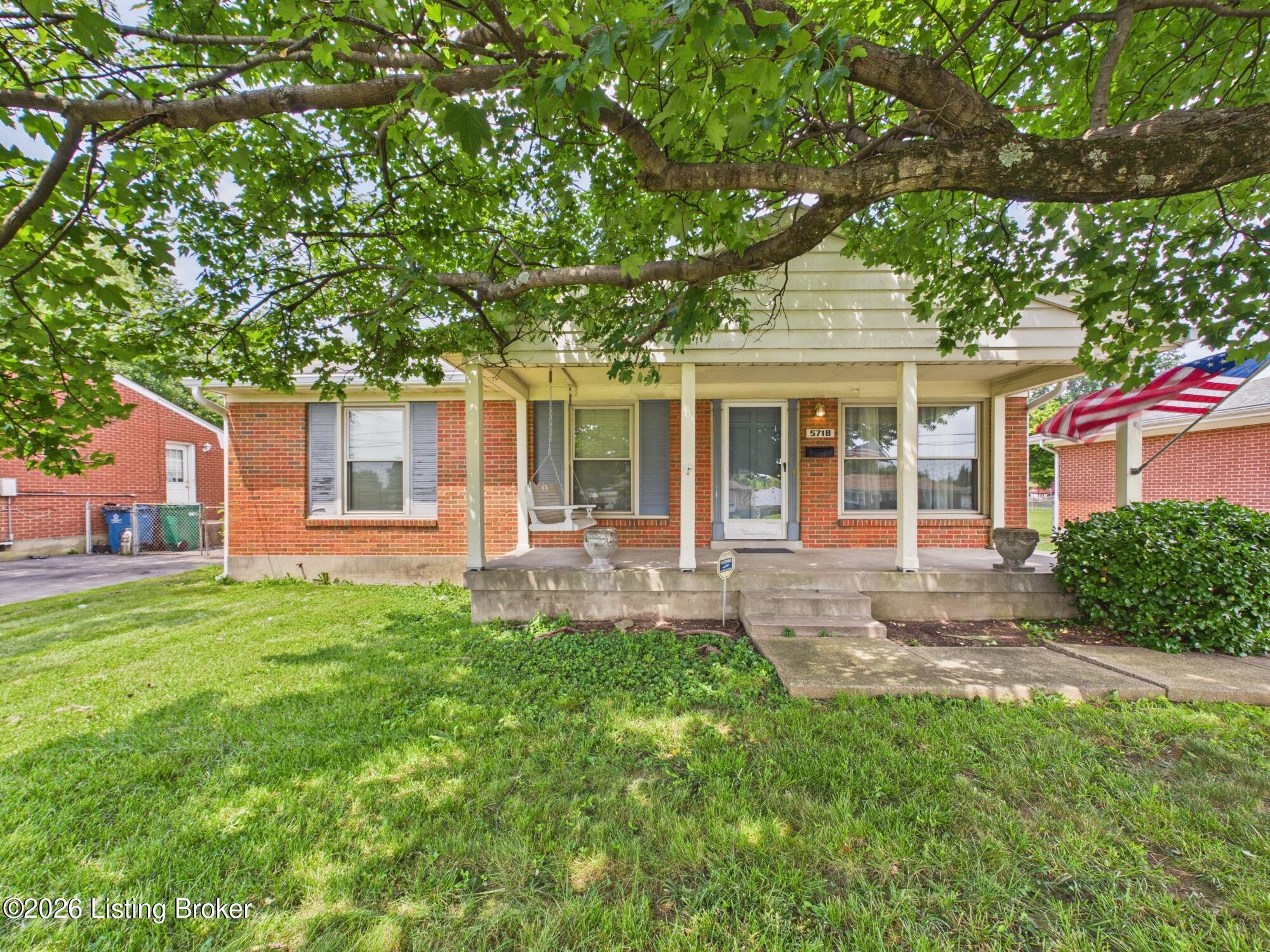 5718 Elmer Ln Property Photo 3