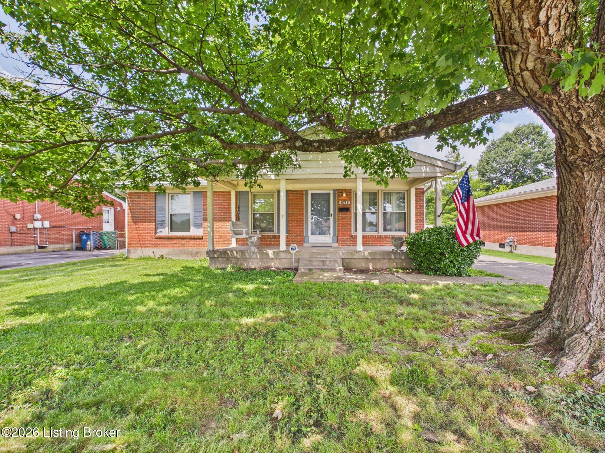 5718 Elmer Ln Property Photo 4