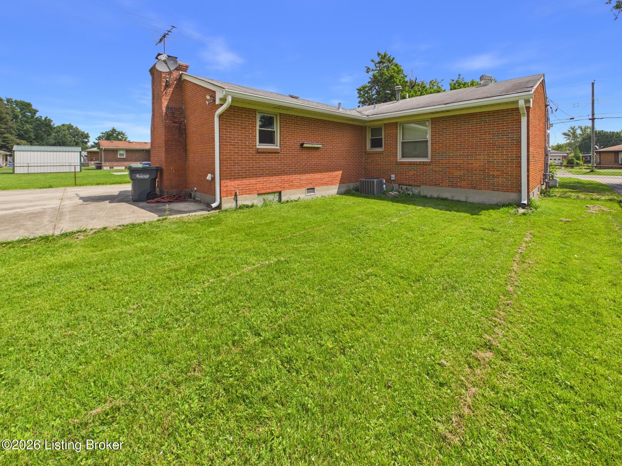 5718 Elmer Ln Property Photo 7