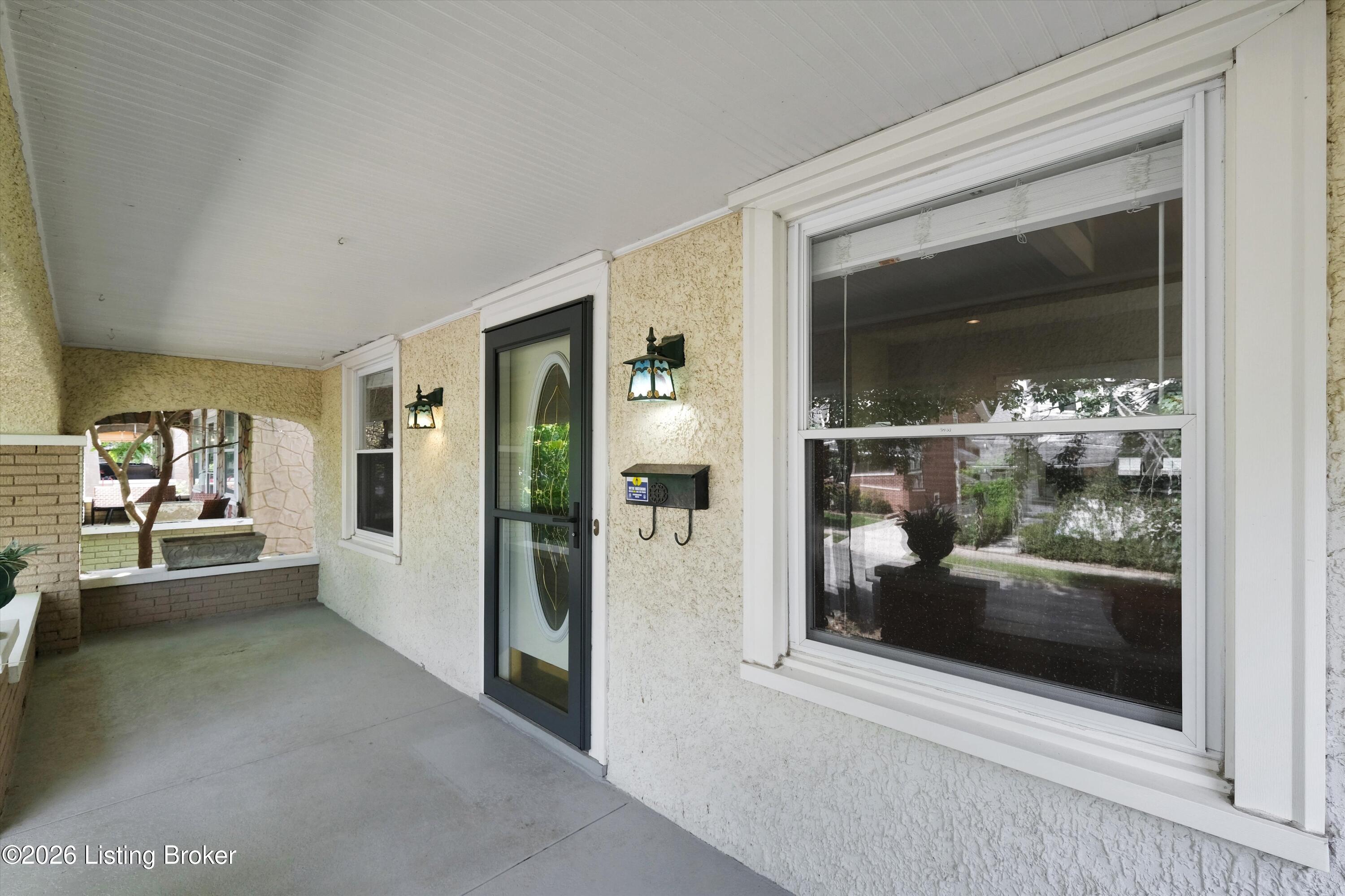 2216 Eastview Ave Property Photo 2