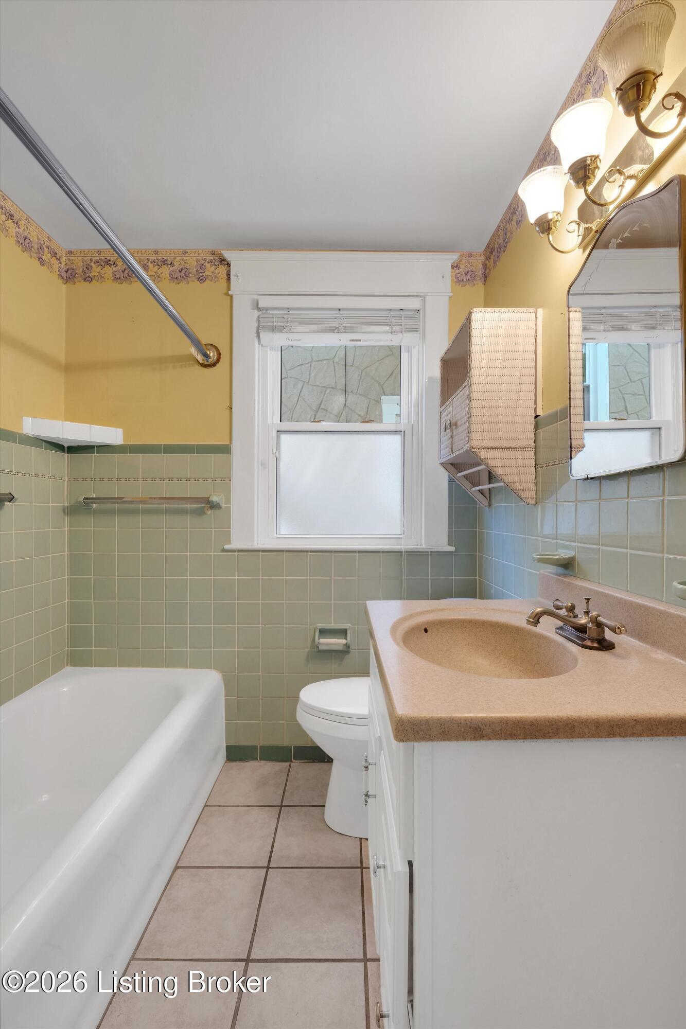 2216 Eastview Ave Property Photo 19
