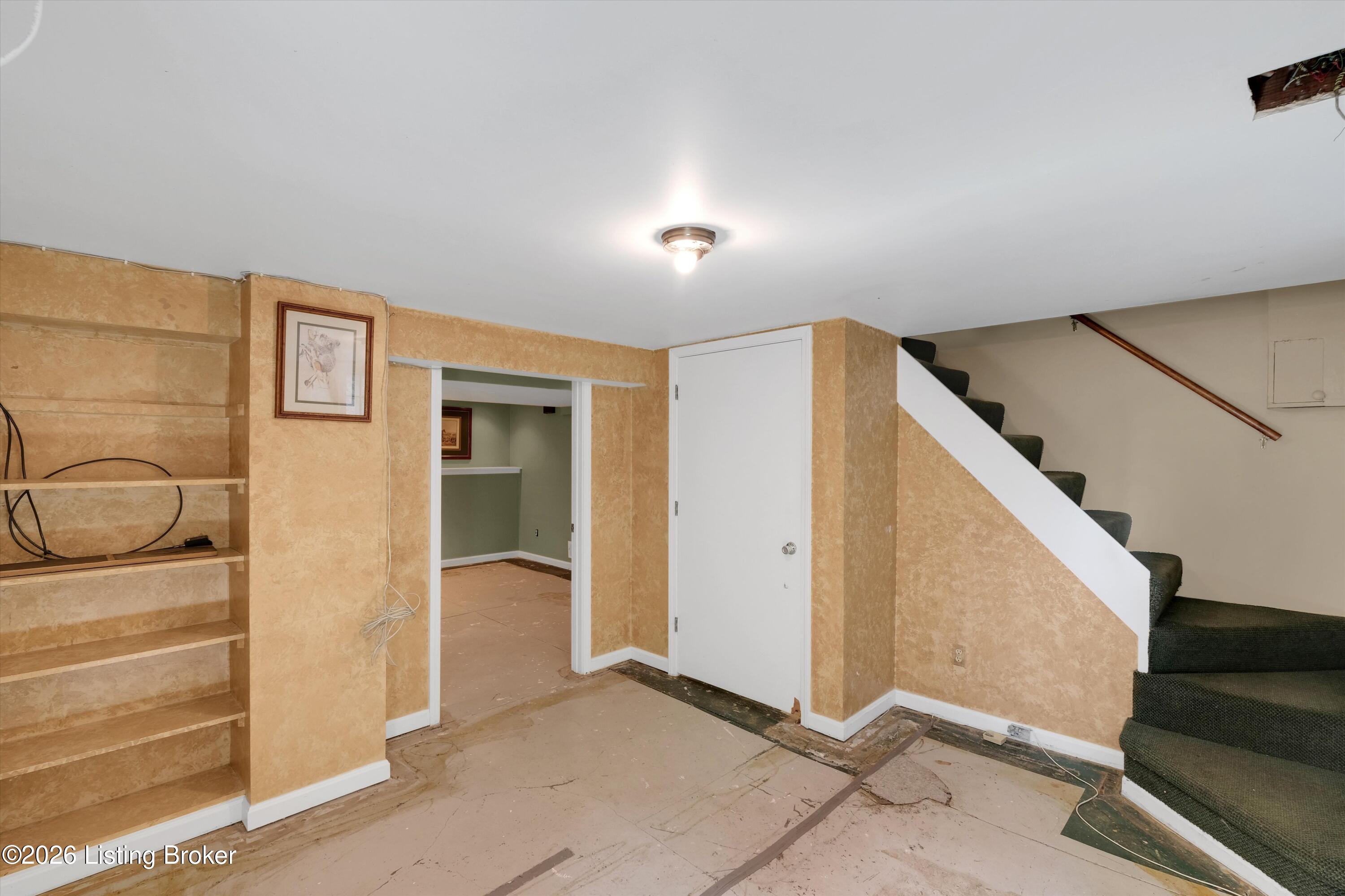 2216 Eastview Ave Property Photo 28