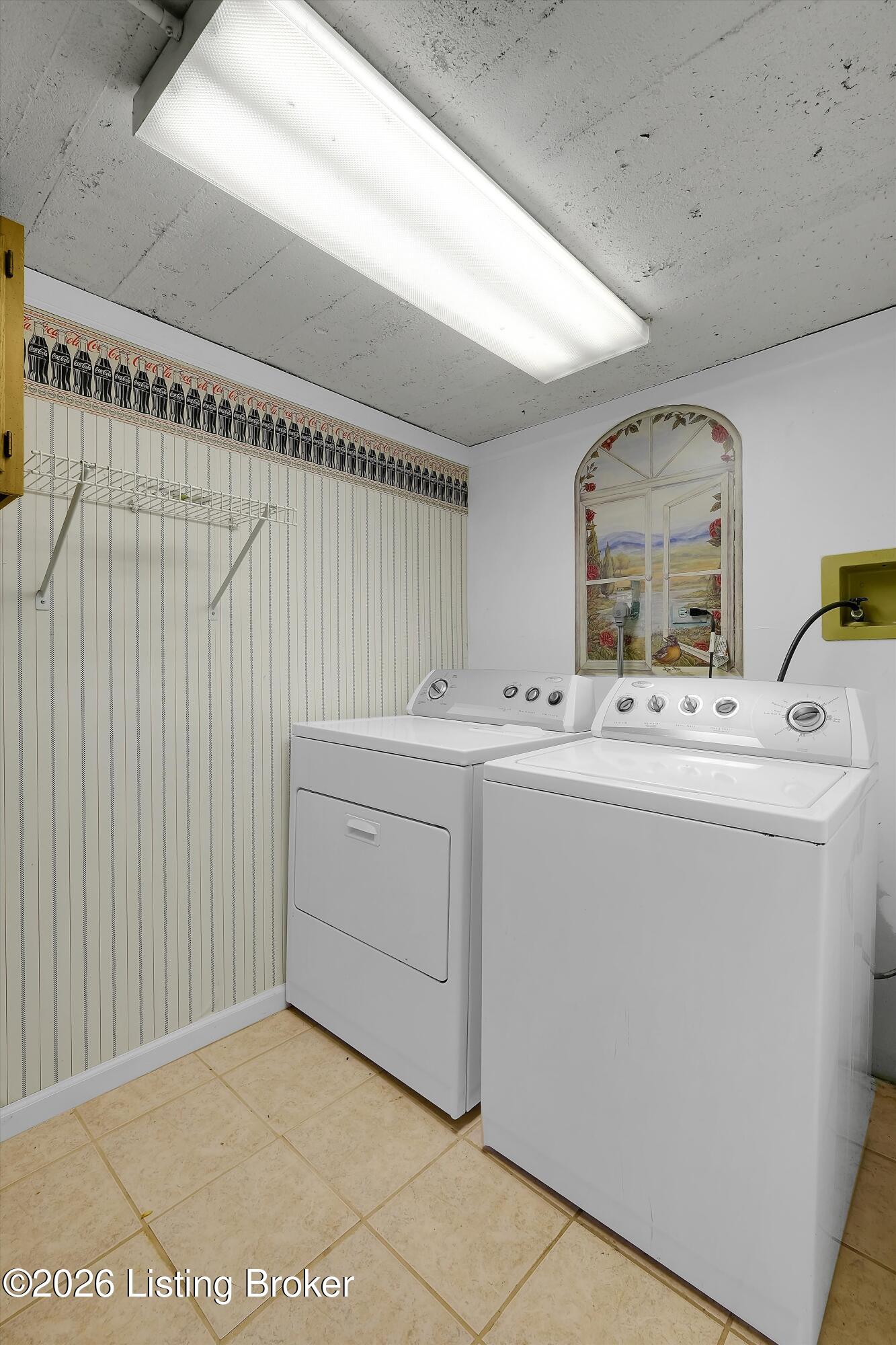 2216 Eastview Ave Property Photo 35