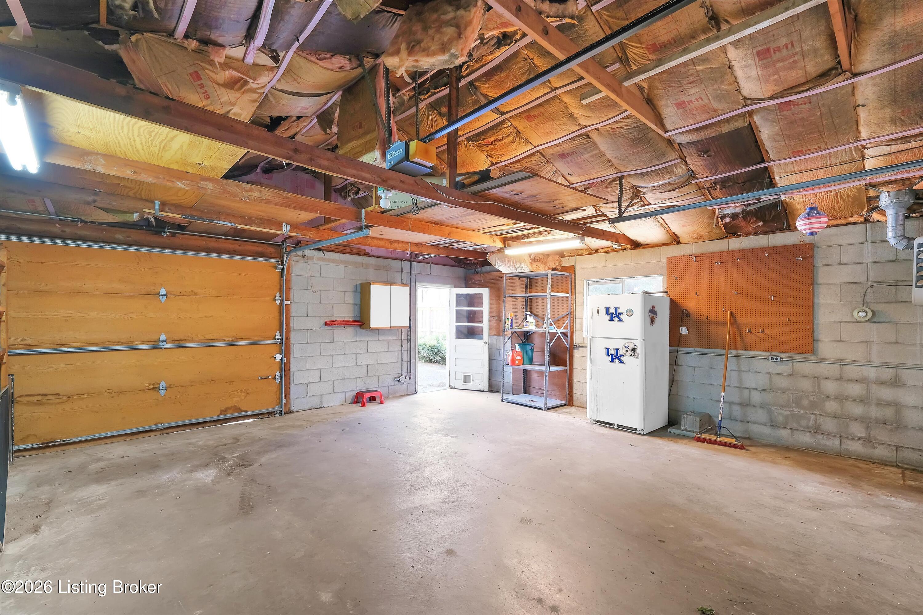 2216 Eastview Ave Property Photo 41