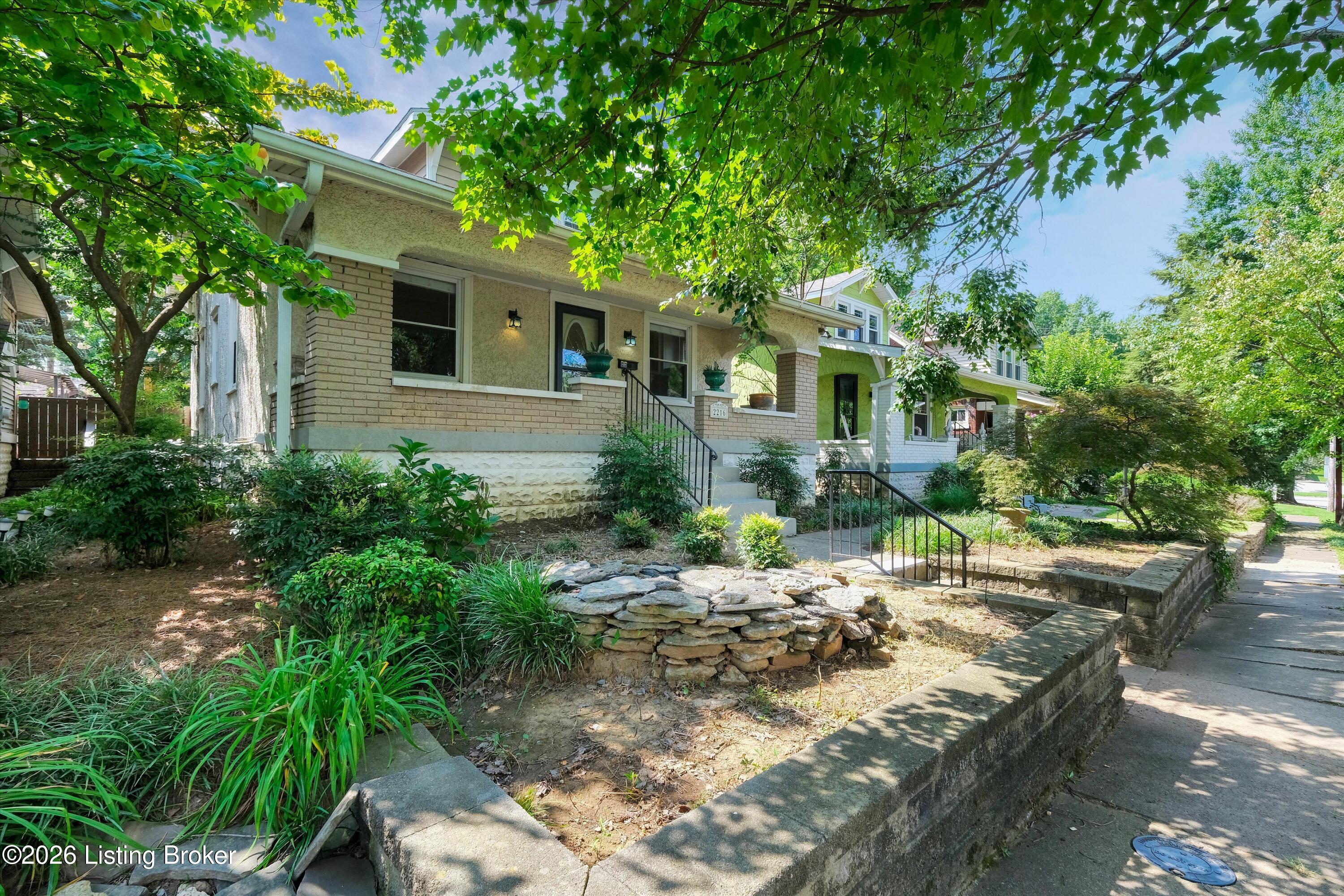2216 Eastview Ave Property Photo 43