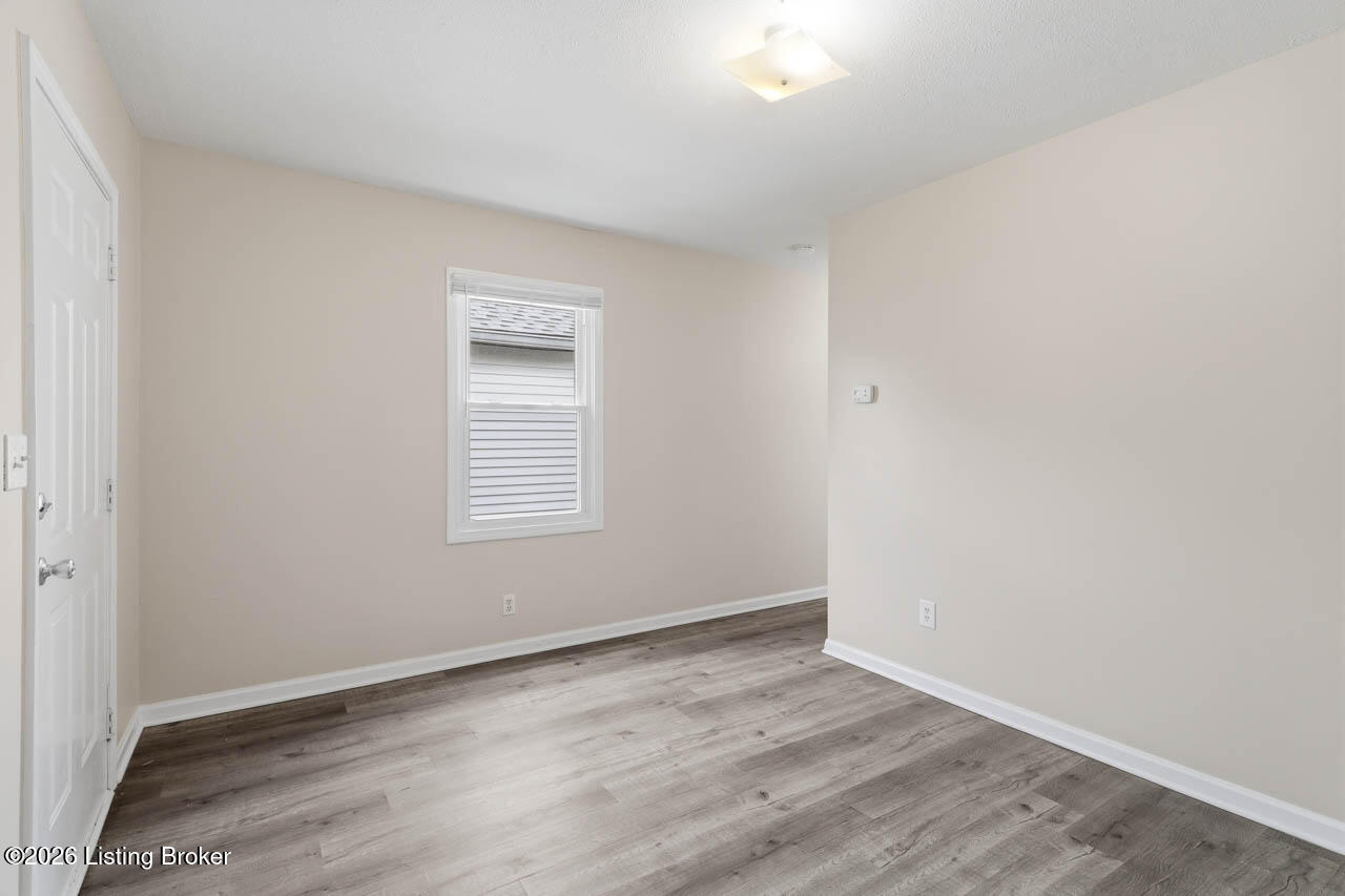 2811 Montana Ave Property Photo 4