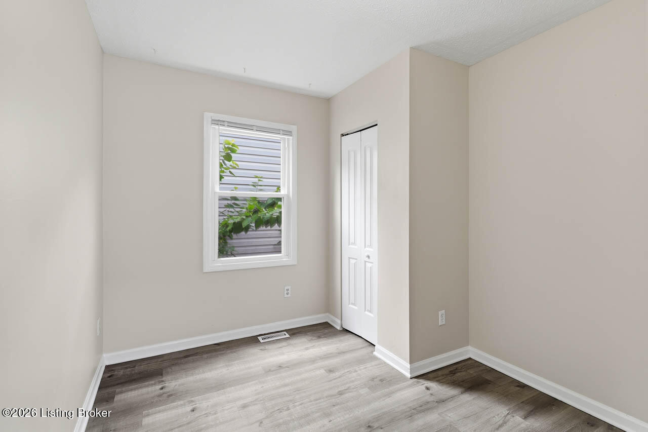 2811 Montana Ave Property Photo 5