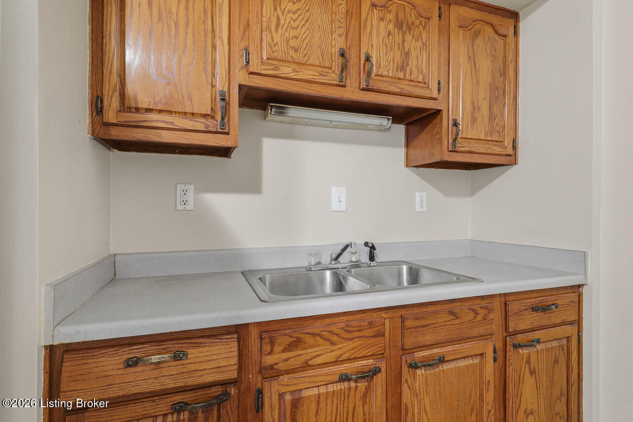 2811 Montana Ave Property Photo 10