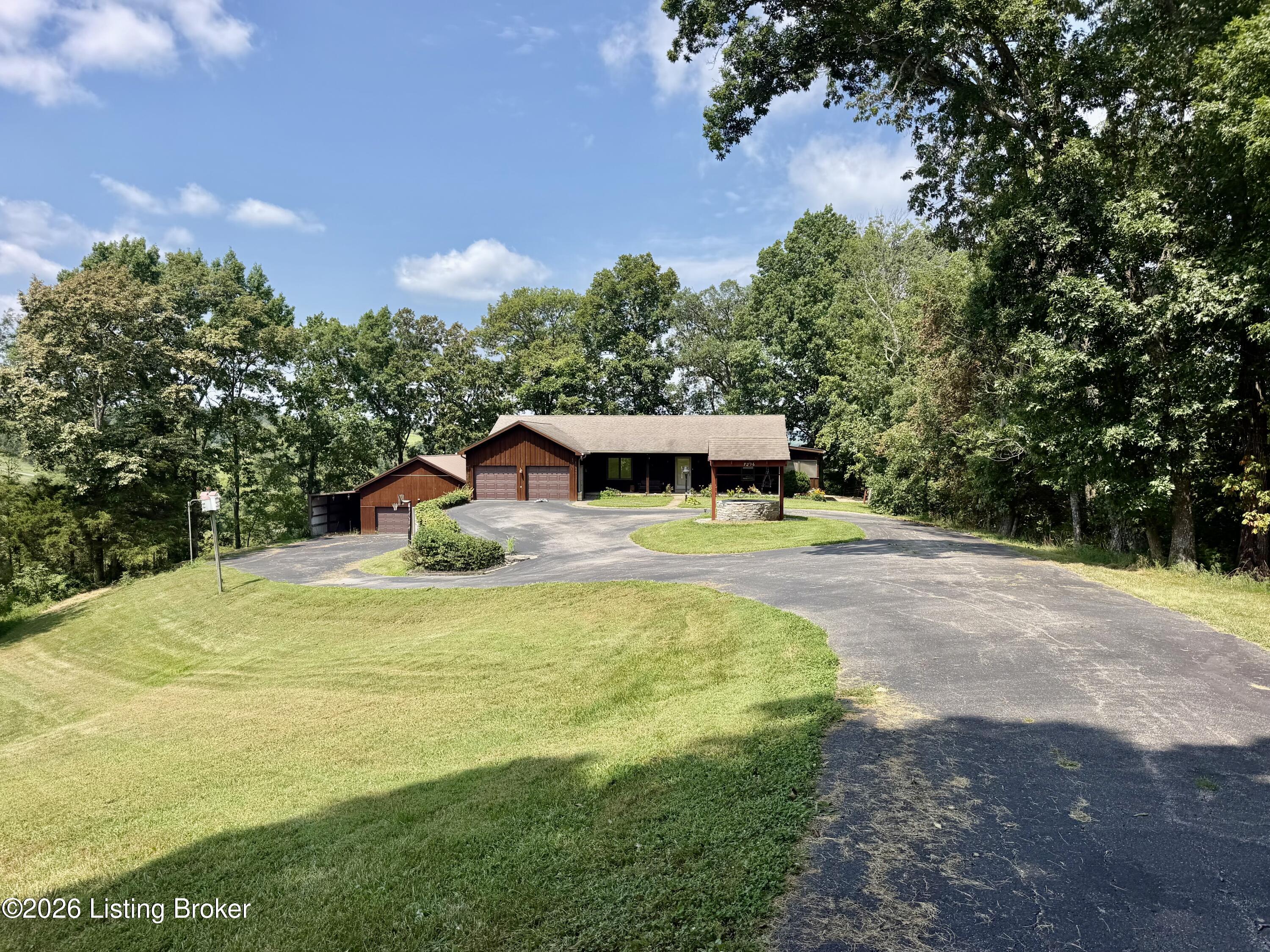 7296 Bardstown Rd Property Photo 1