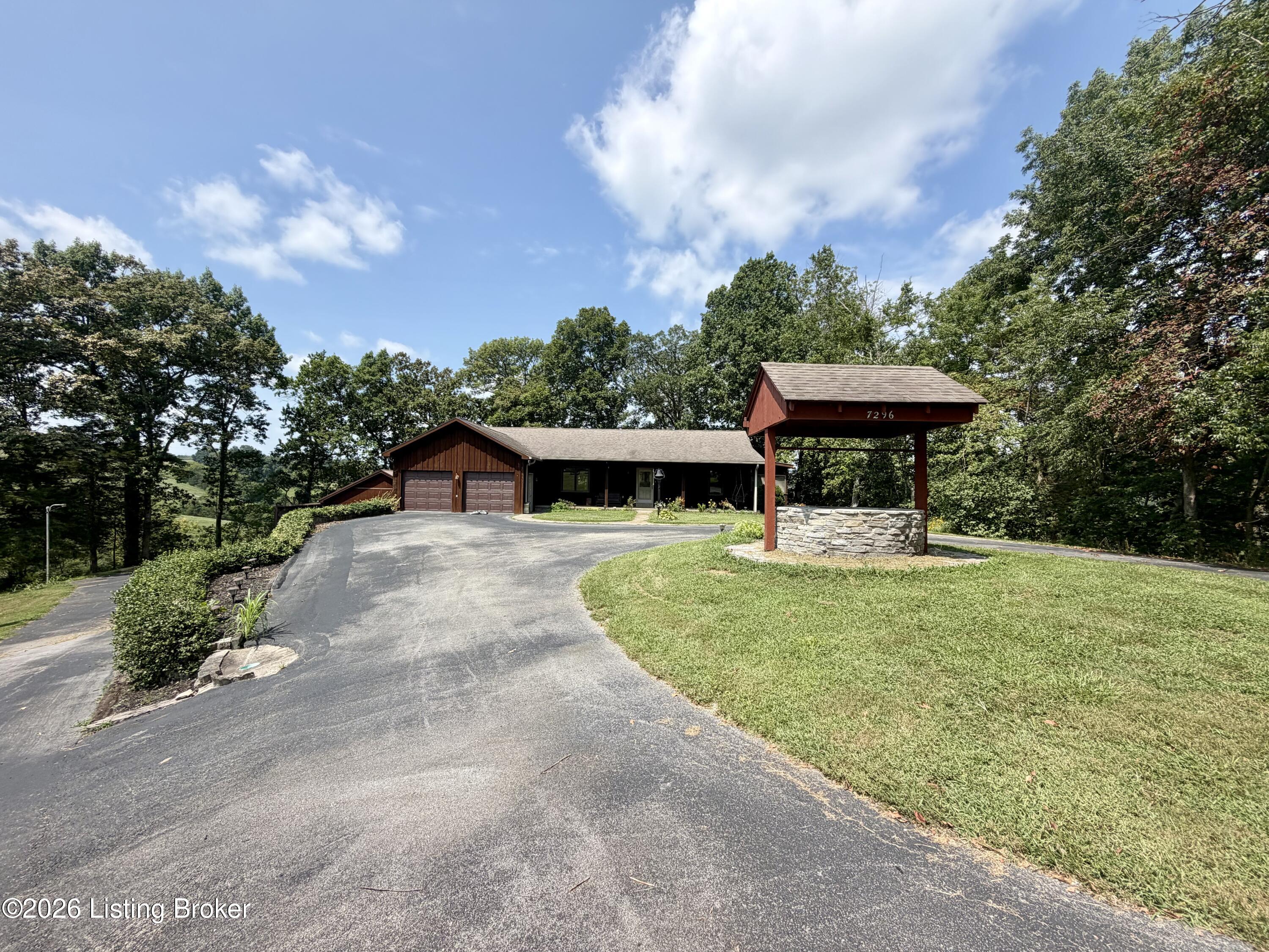 7296 Bardstown Rd Property Photo 1