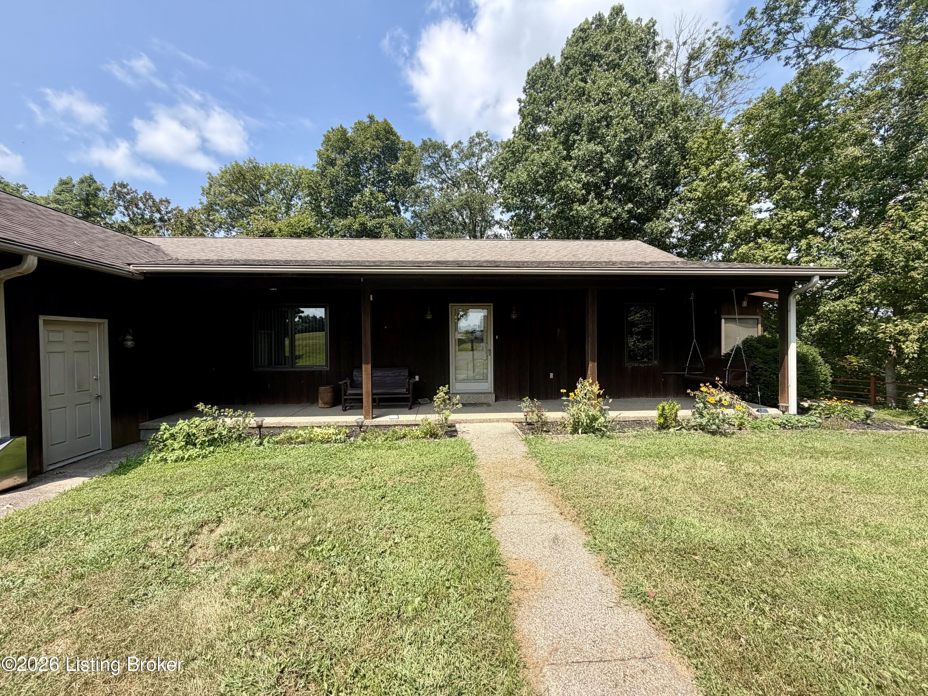 7296 Bardstown Rd Property Photo 5
