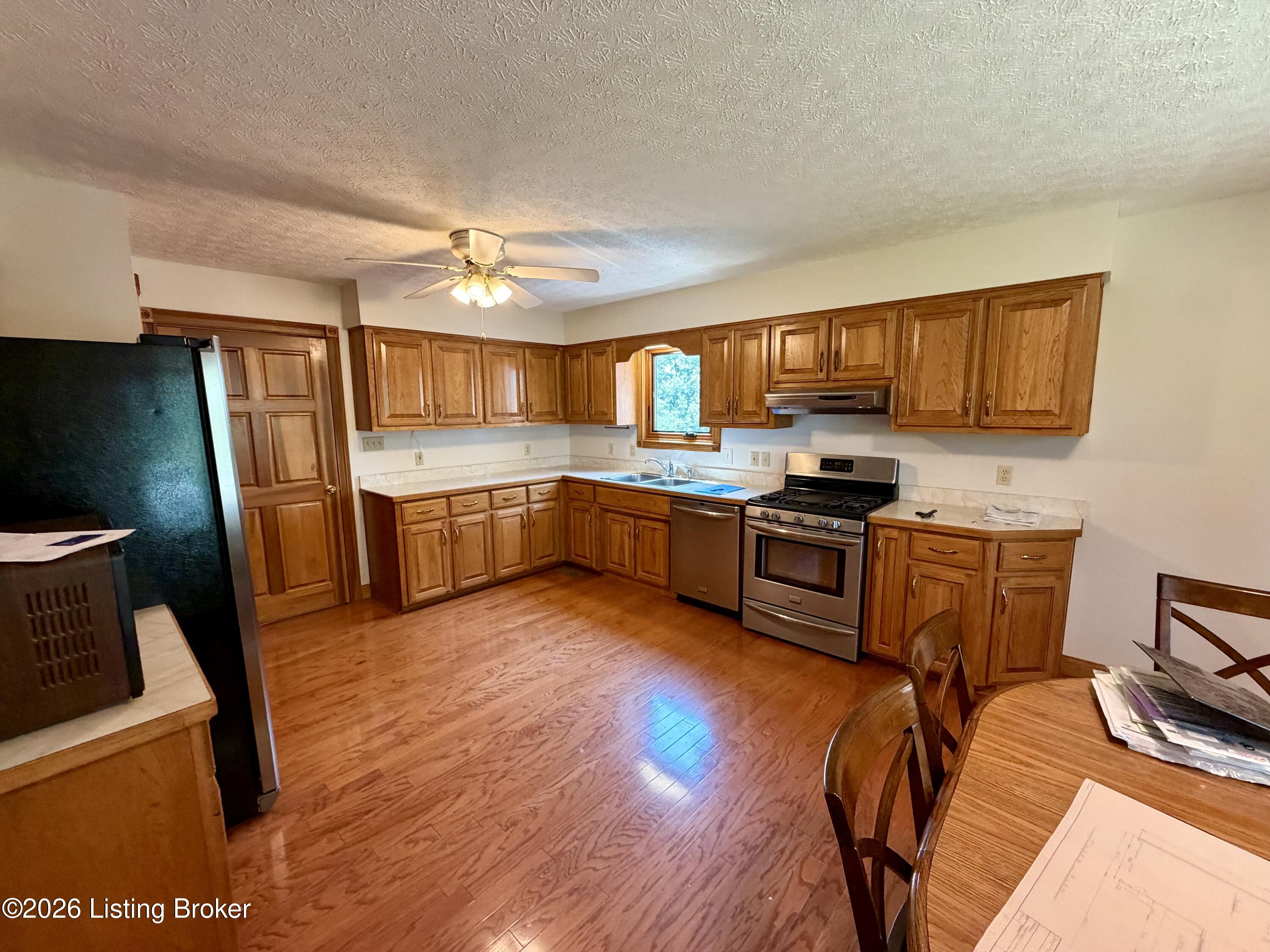 7296 Bardstown Rd Property Photo 13
