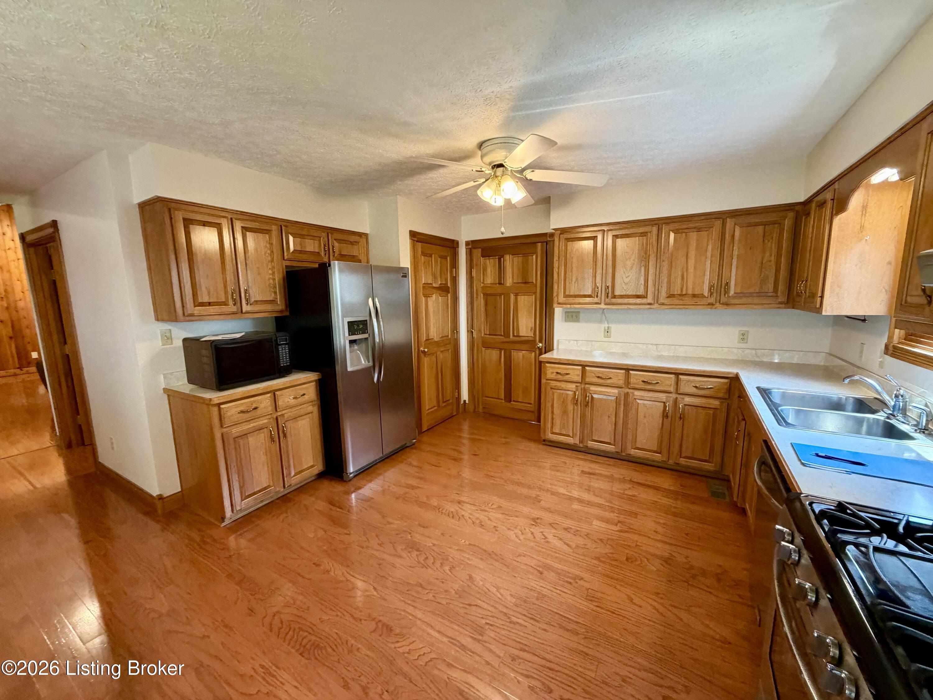 7296 Bardstown Rd Property Photo 14