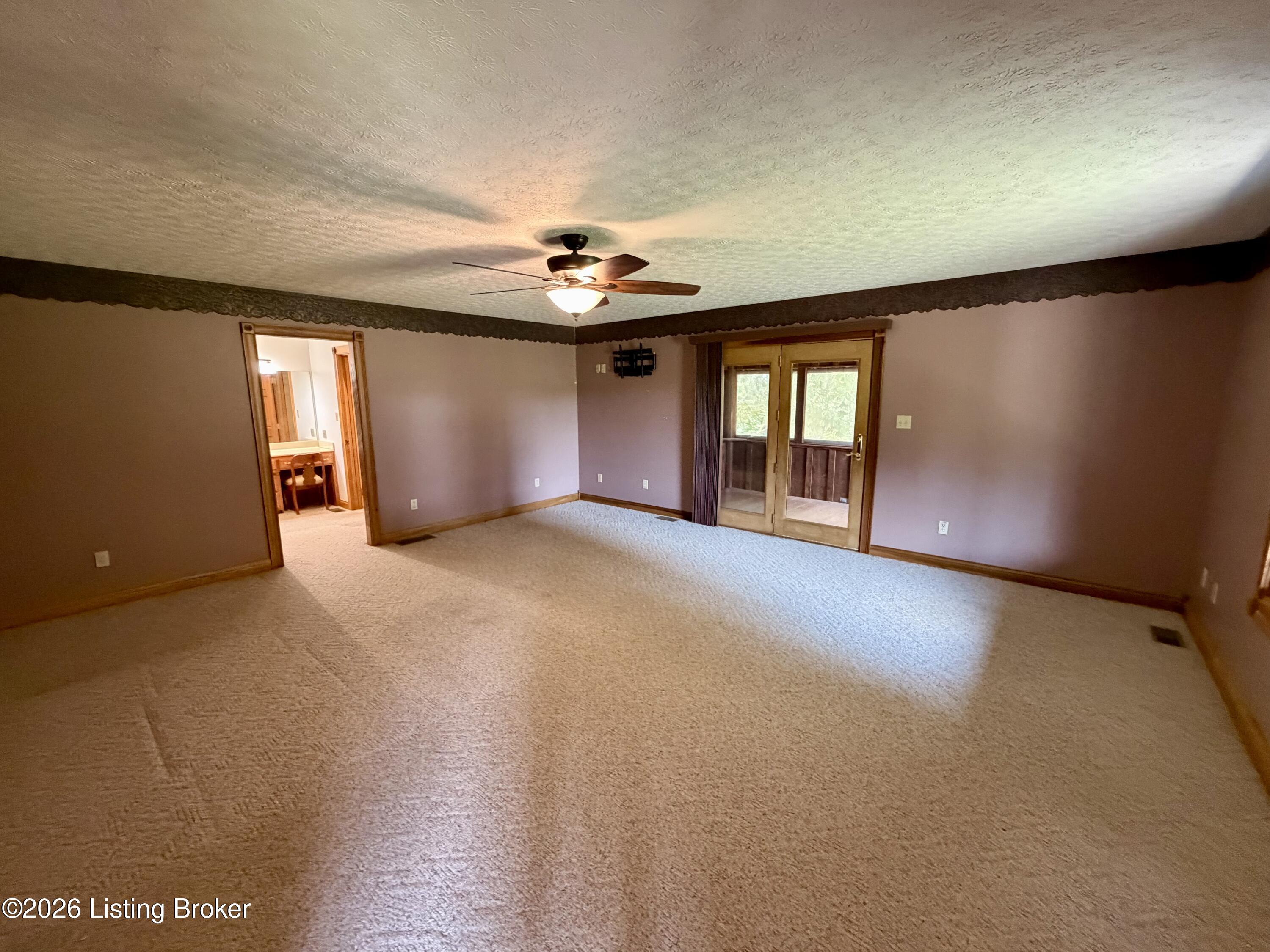 7296 Bardstown Rd Property Photo 17