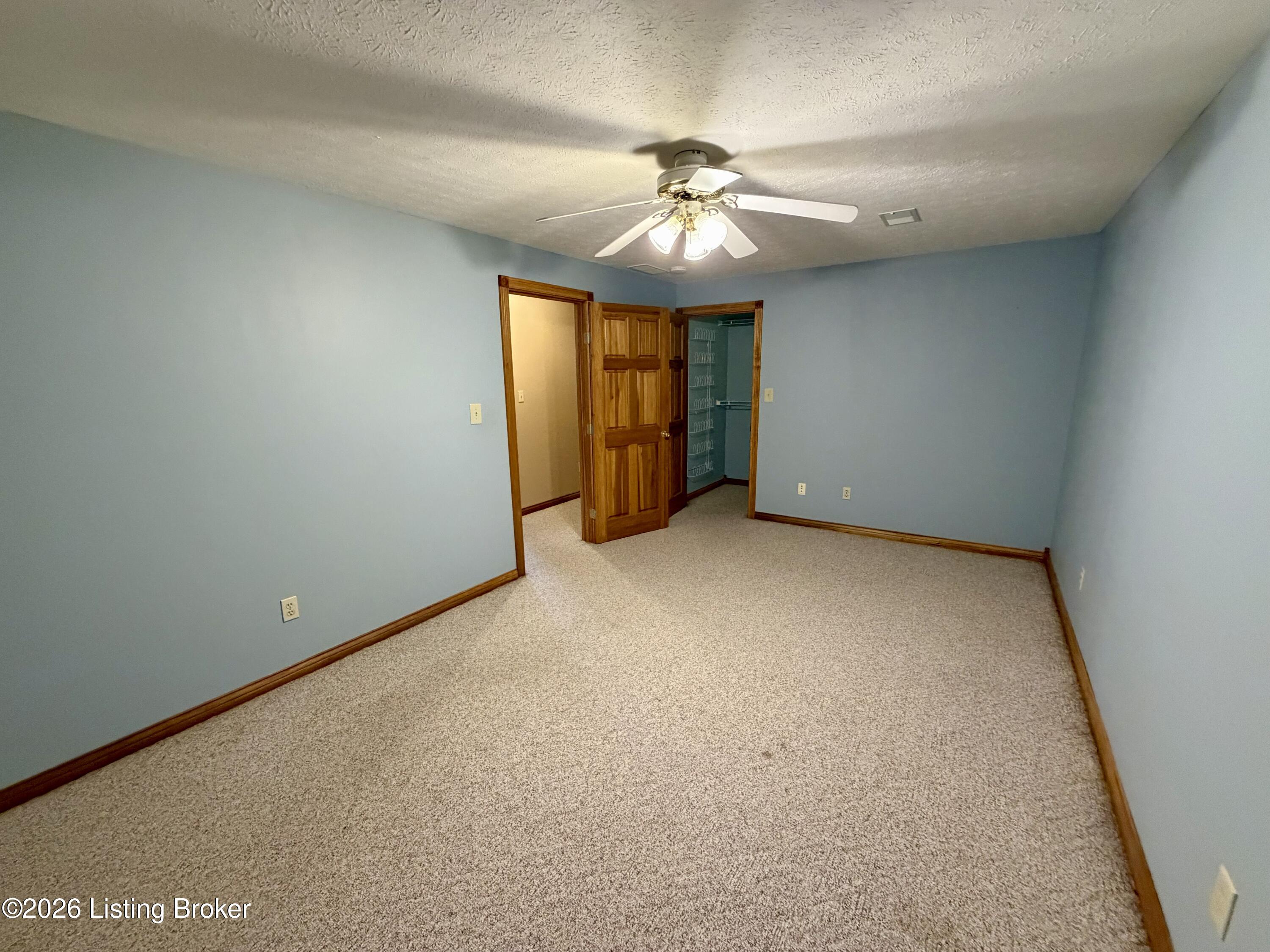 7296 Bardstown Rd Property Photo 28