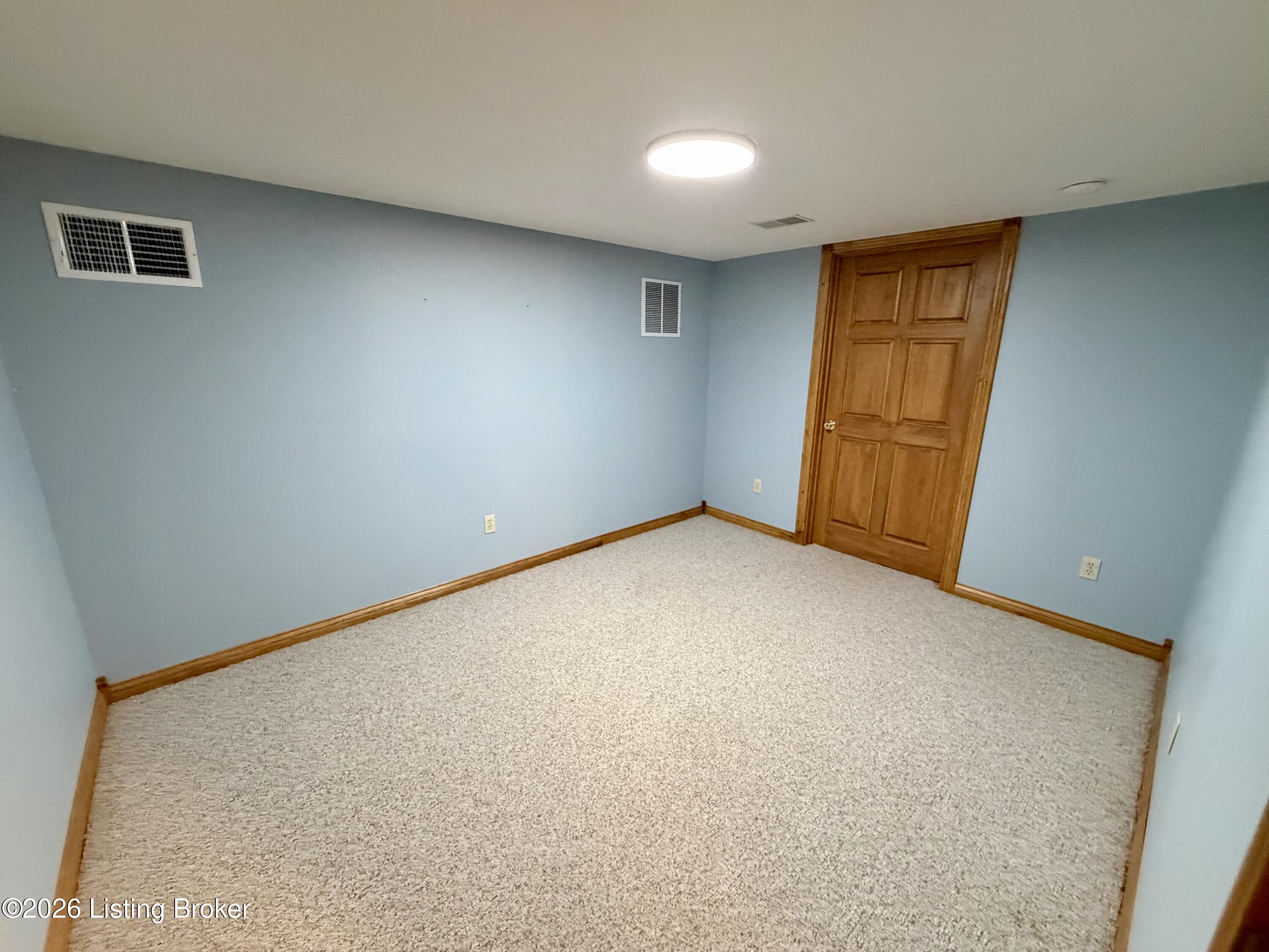 7296 Bardstown Rd Property Photo 29
