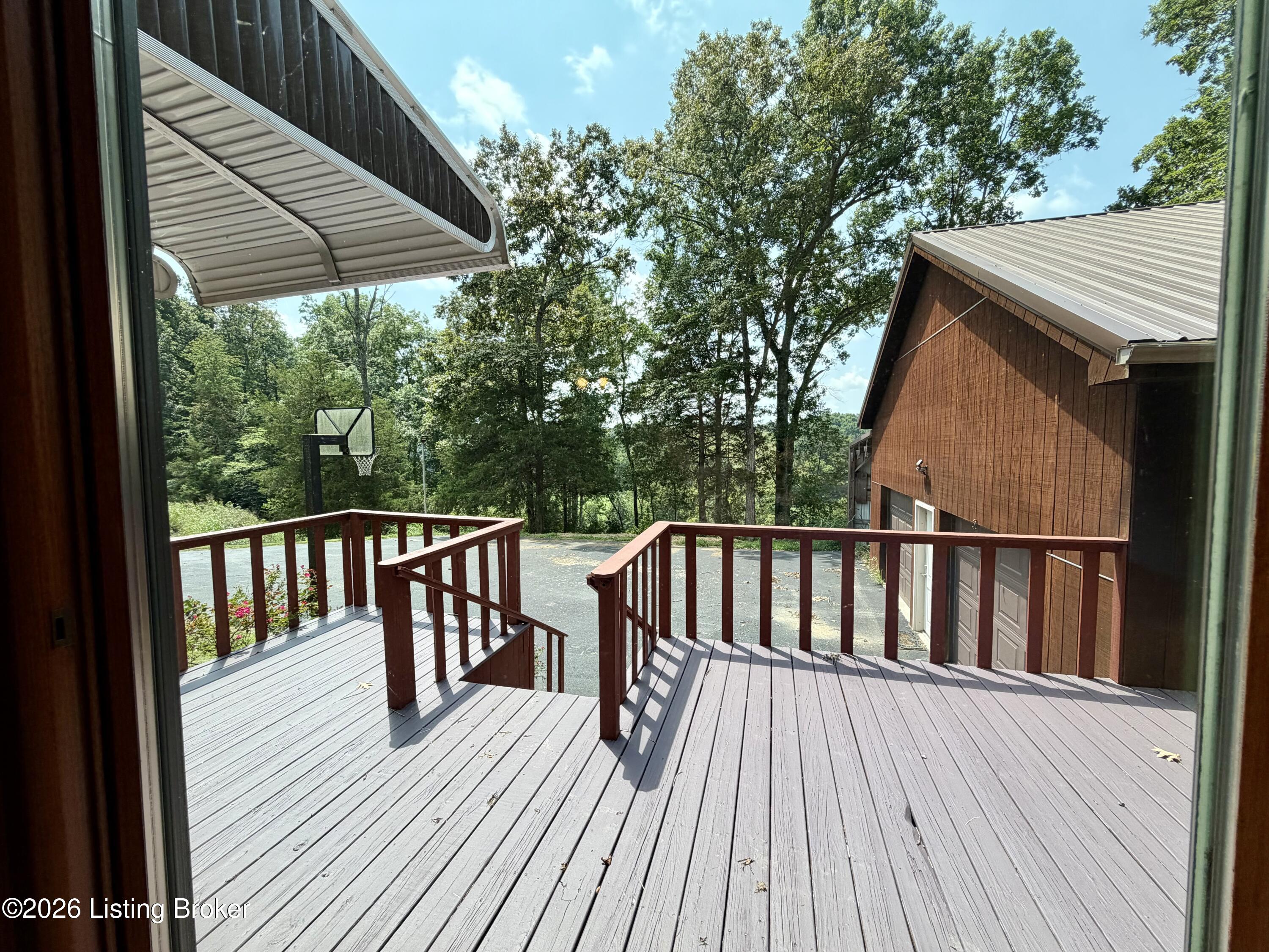 7296 Bardstown Rd Property Photo 32