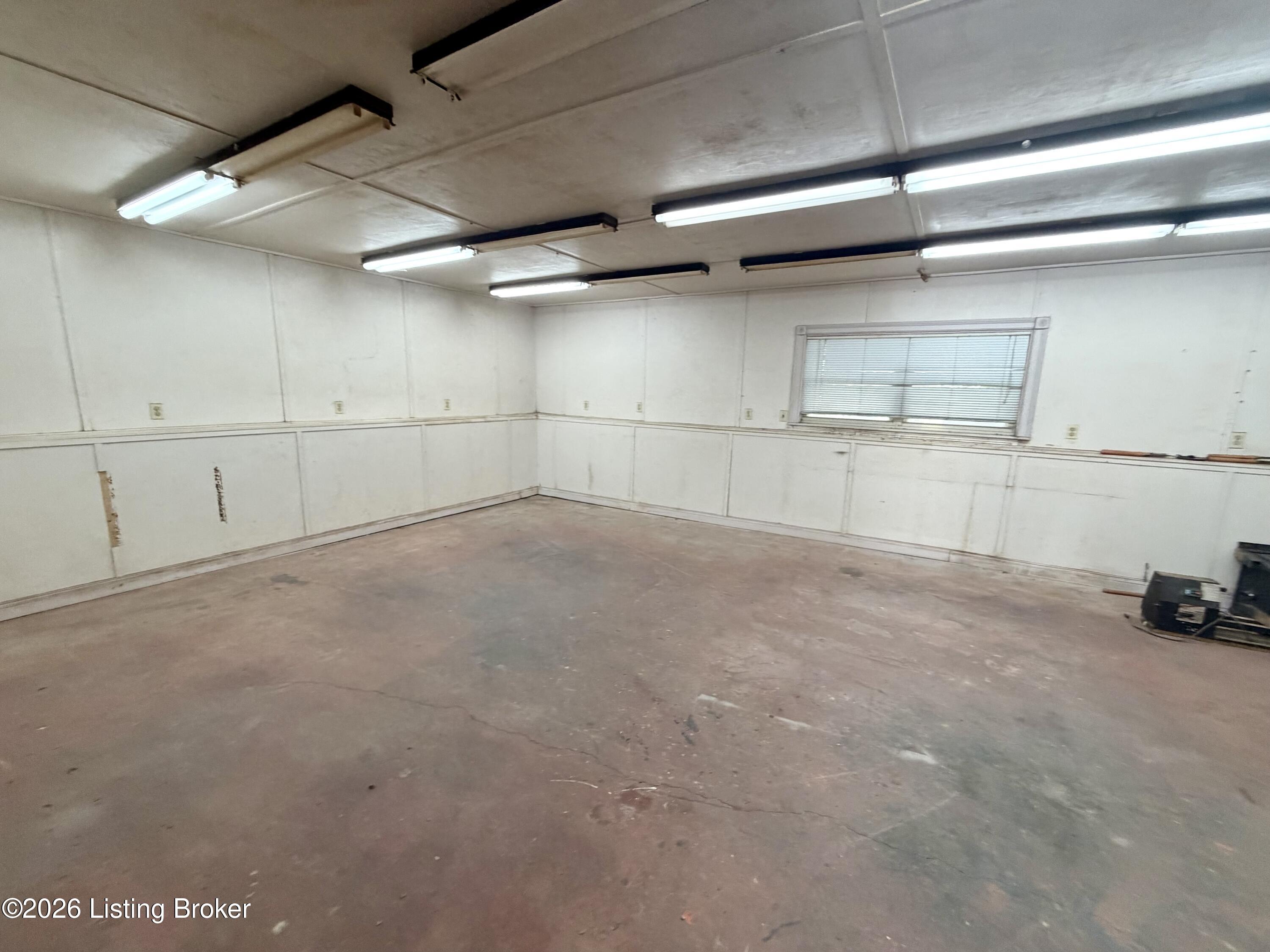 7296 Bardstown Rd Property Photo 35