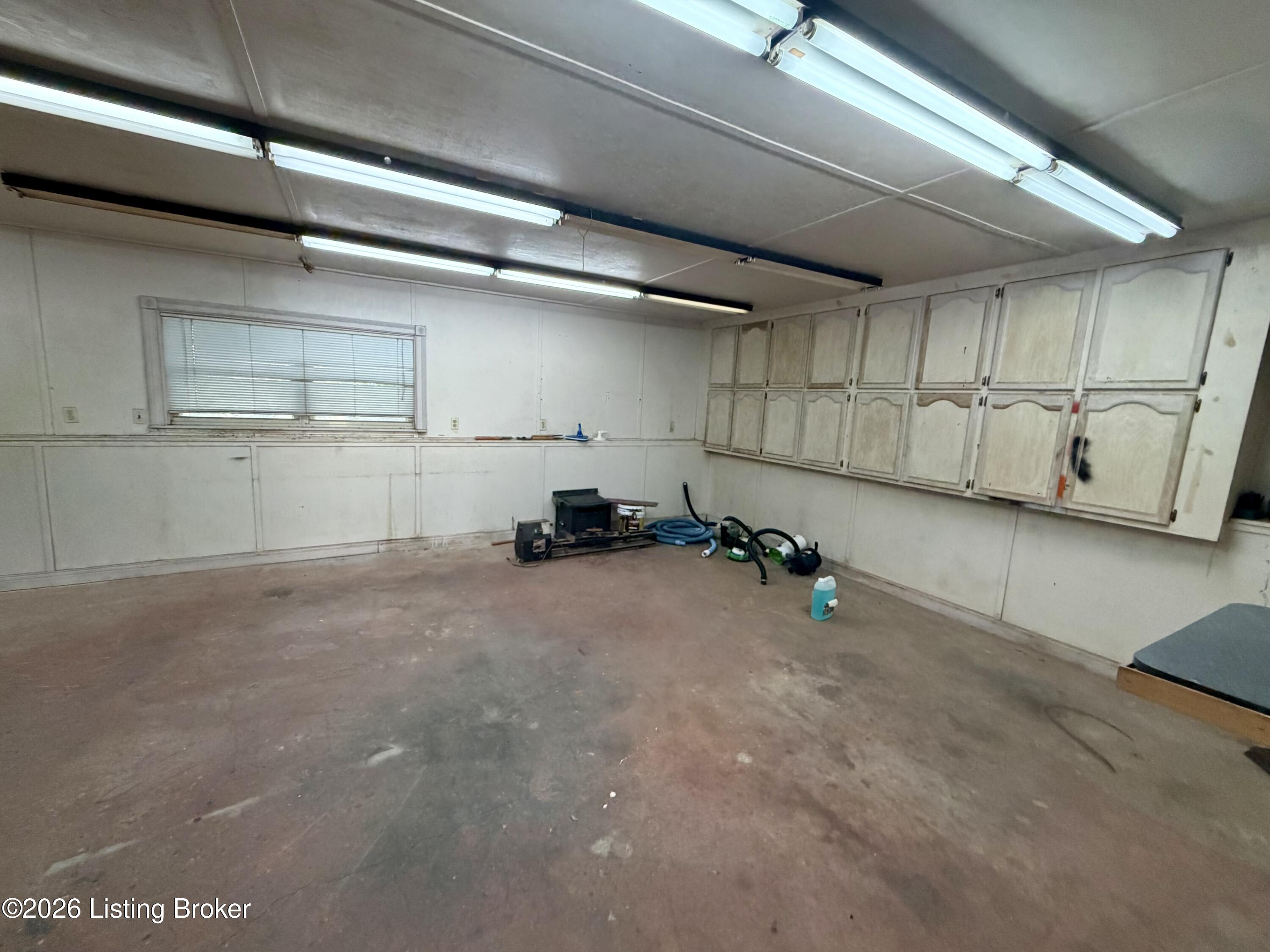 7296 Bardstown Rd Property Photo 36