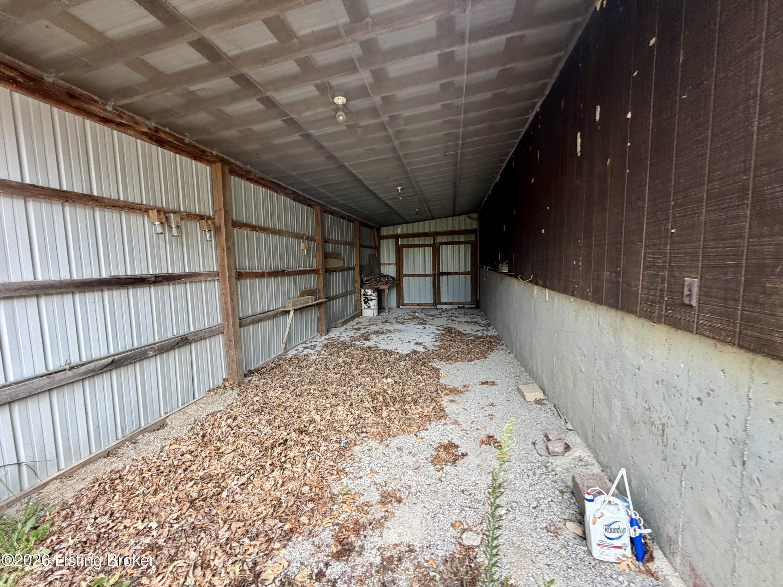7296 Bardstown Rd Property Photo 38